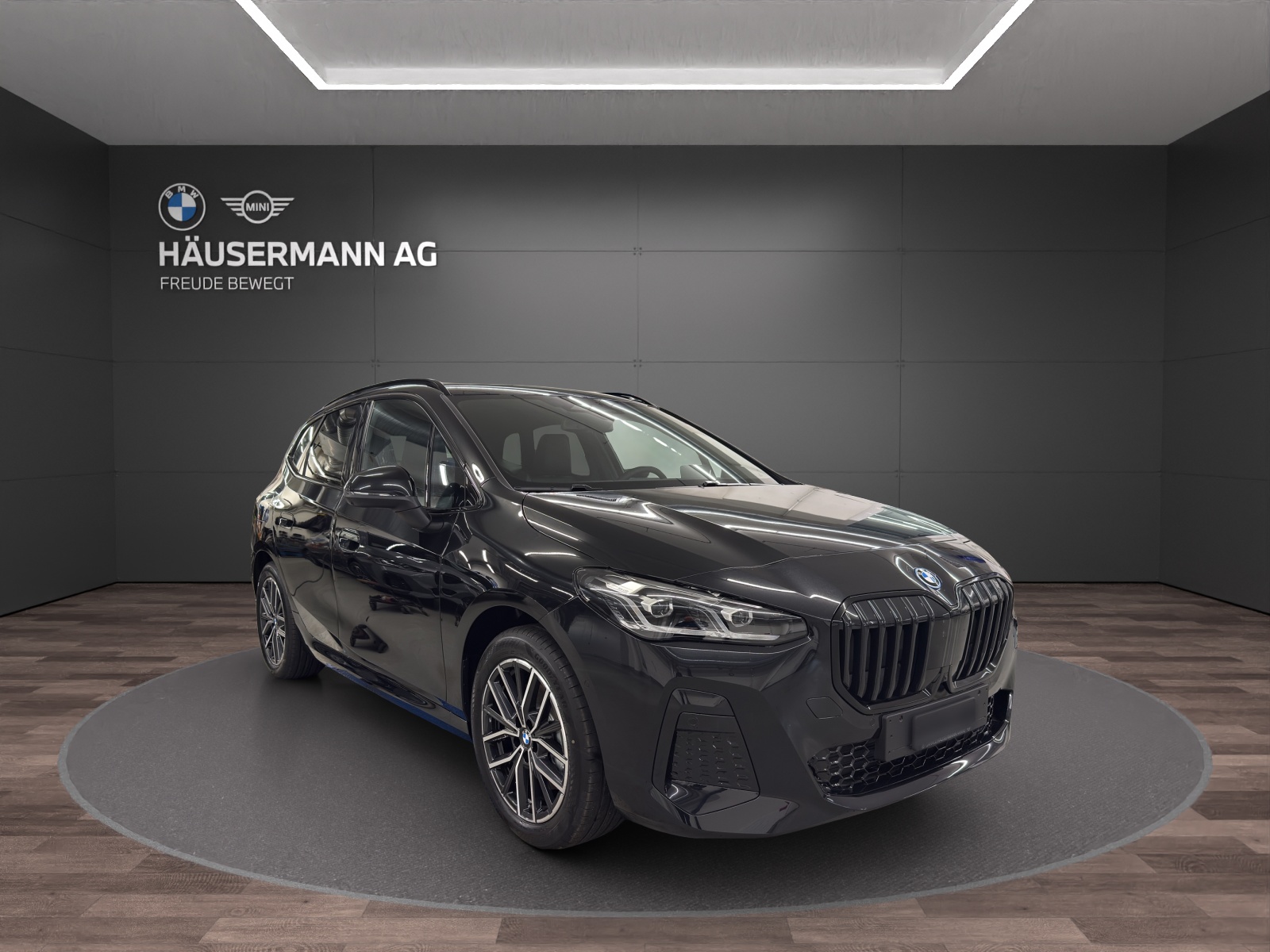 BMW 230e xDrive Active Tourer M Sport-image-2