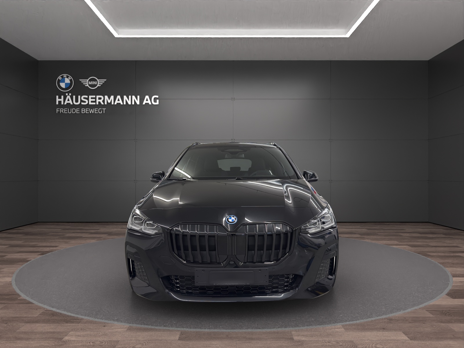 BMW 230e xDrive Active Tourer M Sport-image-1