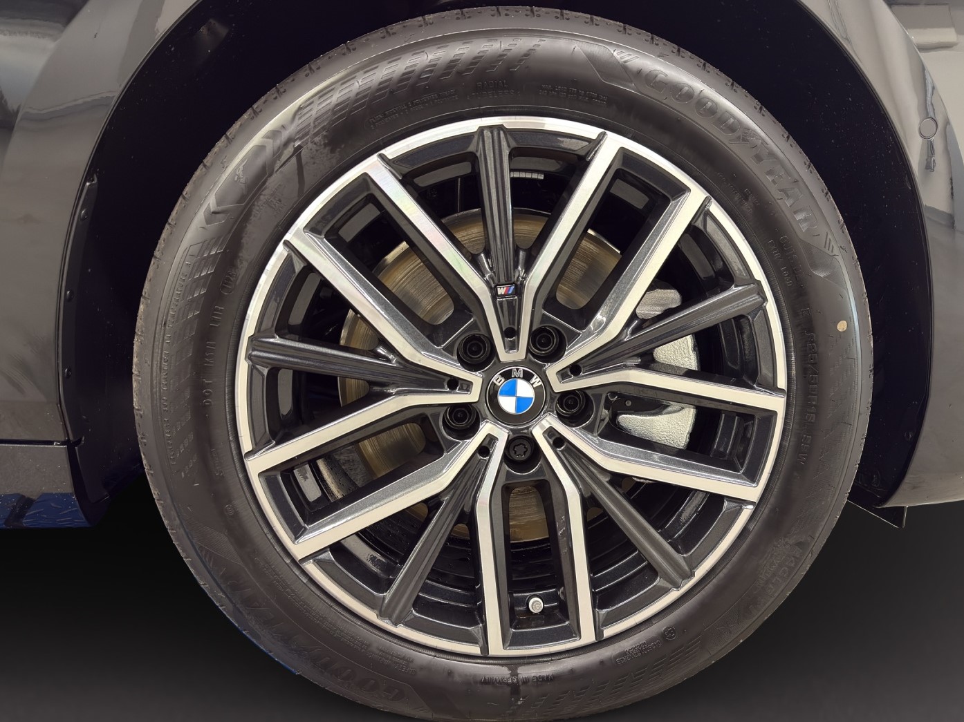 BMW 230e xDrive Active Tourer M Sport-image-11