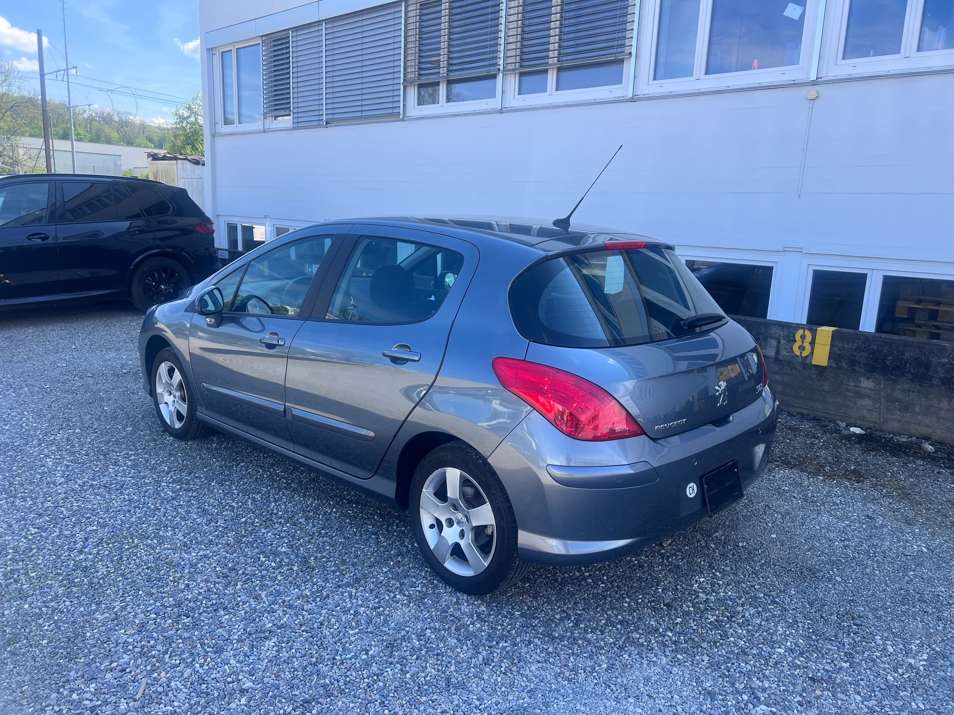 PEUGEOT 308 1.6 16V VTI Sport Automatic-image-6