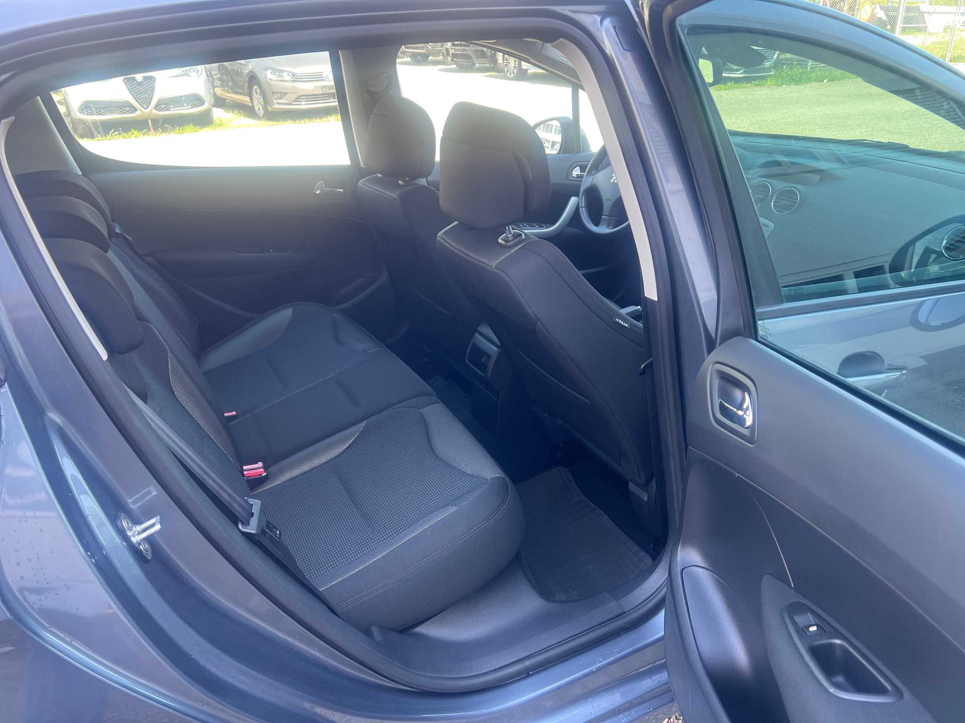 PEUGEOT 308 1.6 16V VTI Sport Automatic-image-11