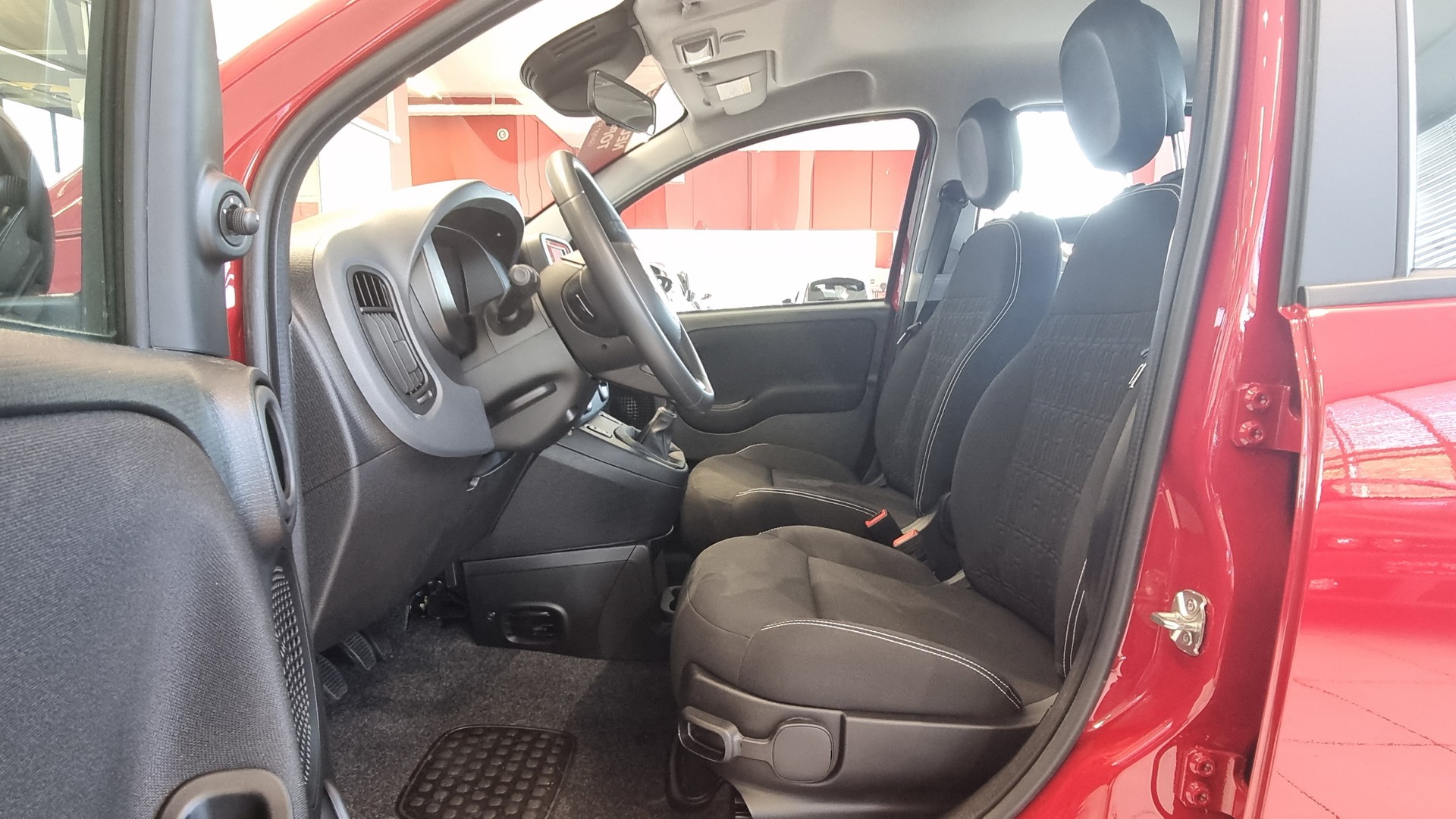 FIAT Panda 1.0 Hybrid City Life-image-15