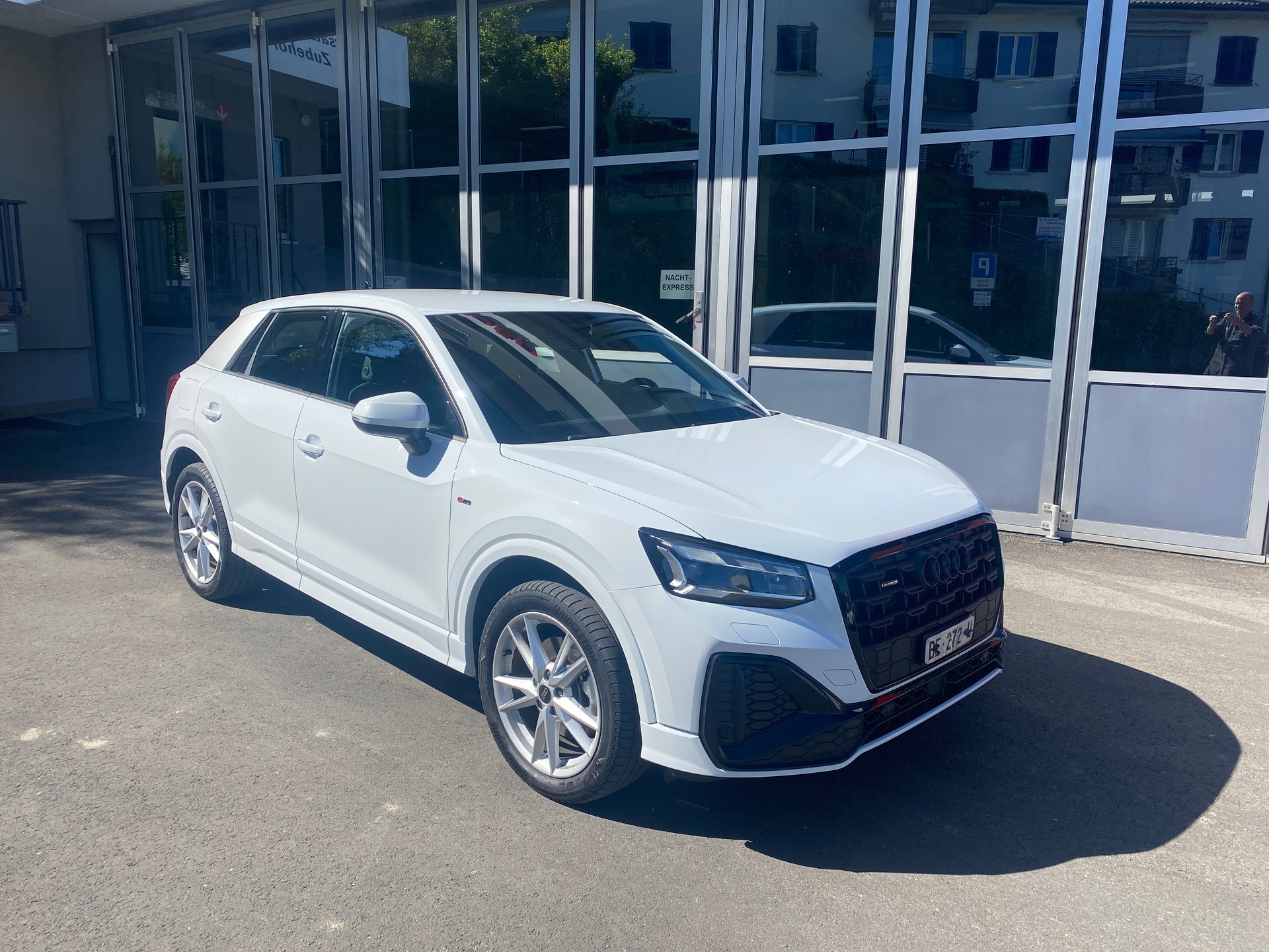 AUDI Q2 40 TFSI S line Attraction quattro S-tronic-image-2