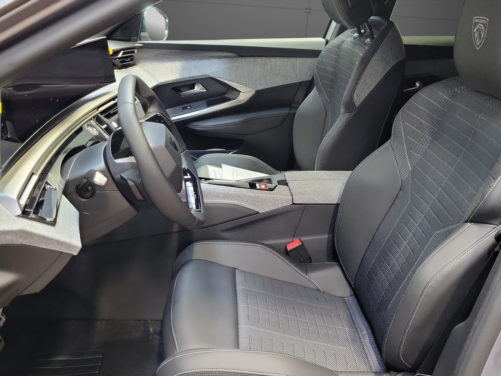 PEUGEOT 3008 1.6 PHEV GT-image-4