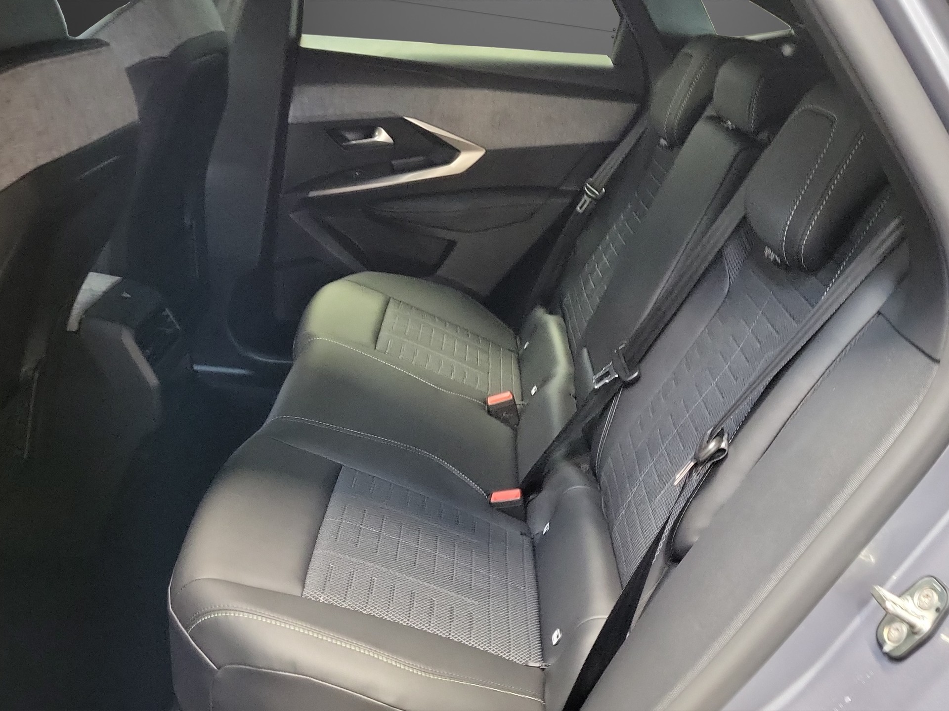 PEUGEOT 3008 1.6 PHEV GT-image-5