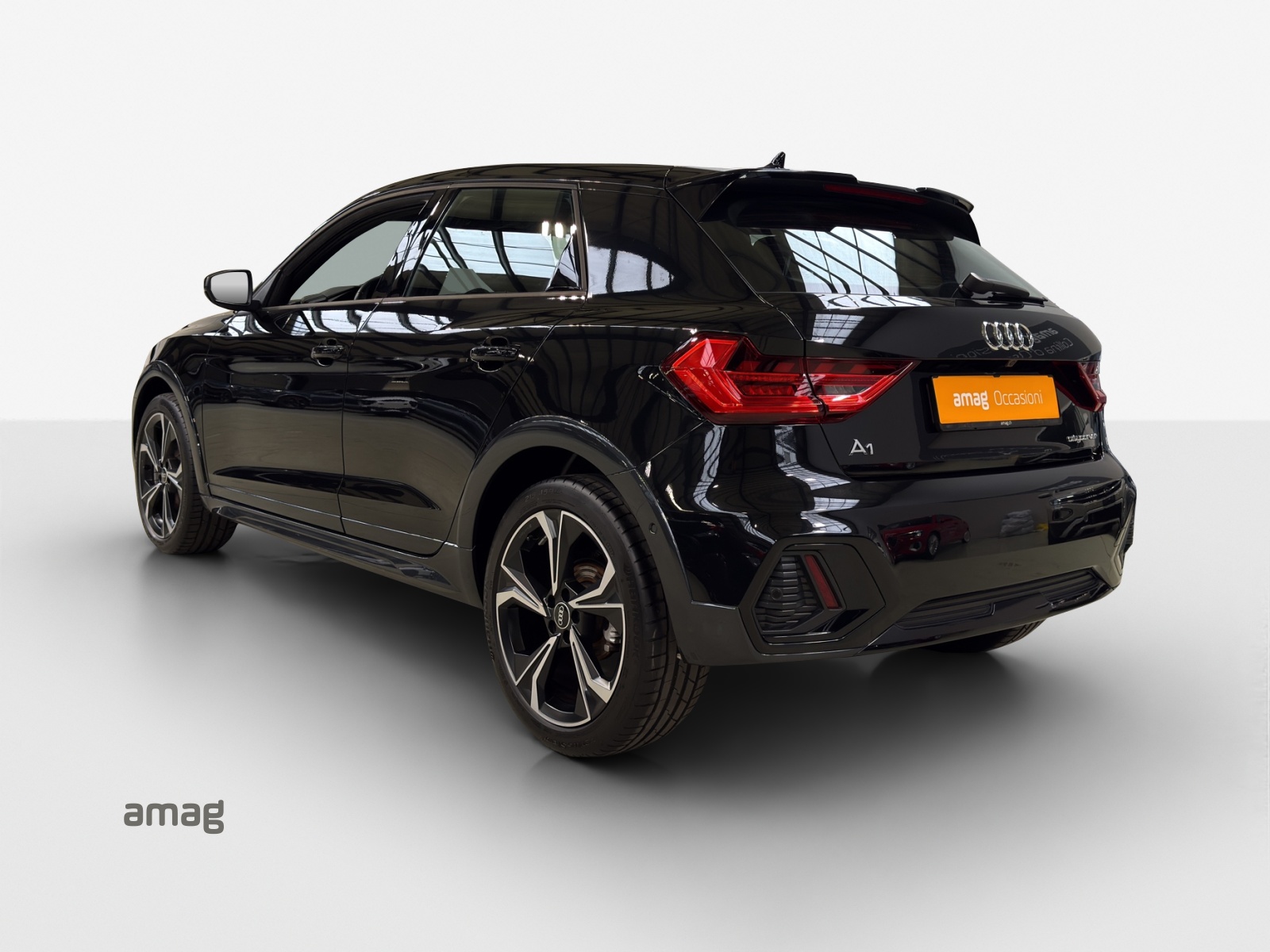 AUDI A1 City Carver 30 TFSI Attraction S-tronic-image-2