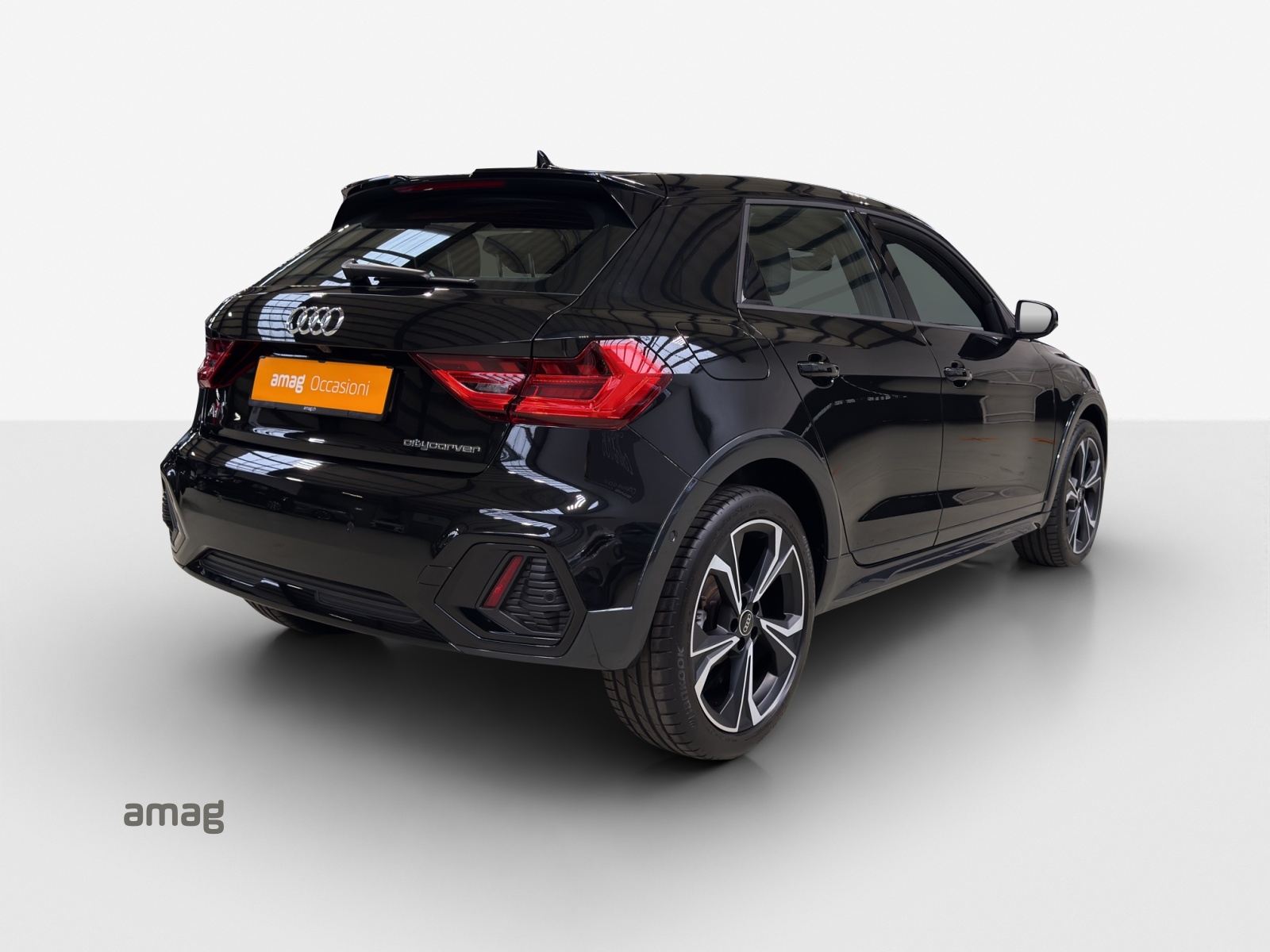AUDI A1 City Carver 30 TFSI Attraction S-tronic-image-4