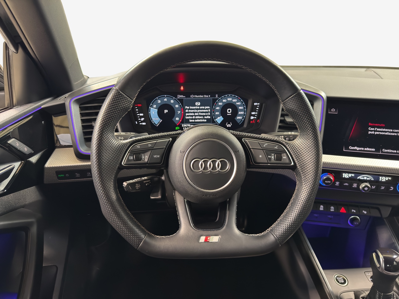 AUDI A1 City Carver 30 TFSI Attraction S-tronic-image-9