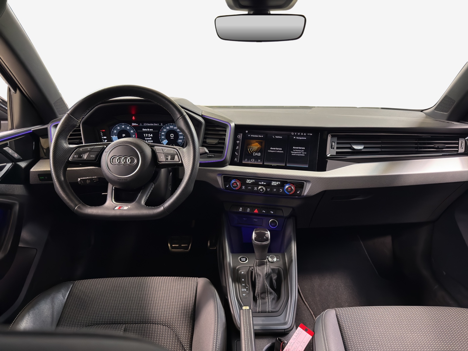 AUDI A1 City Carver 30 TFSI Attraction S-tronic-image-8