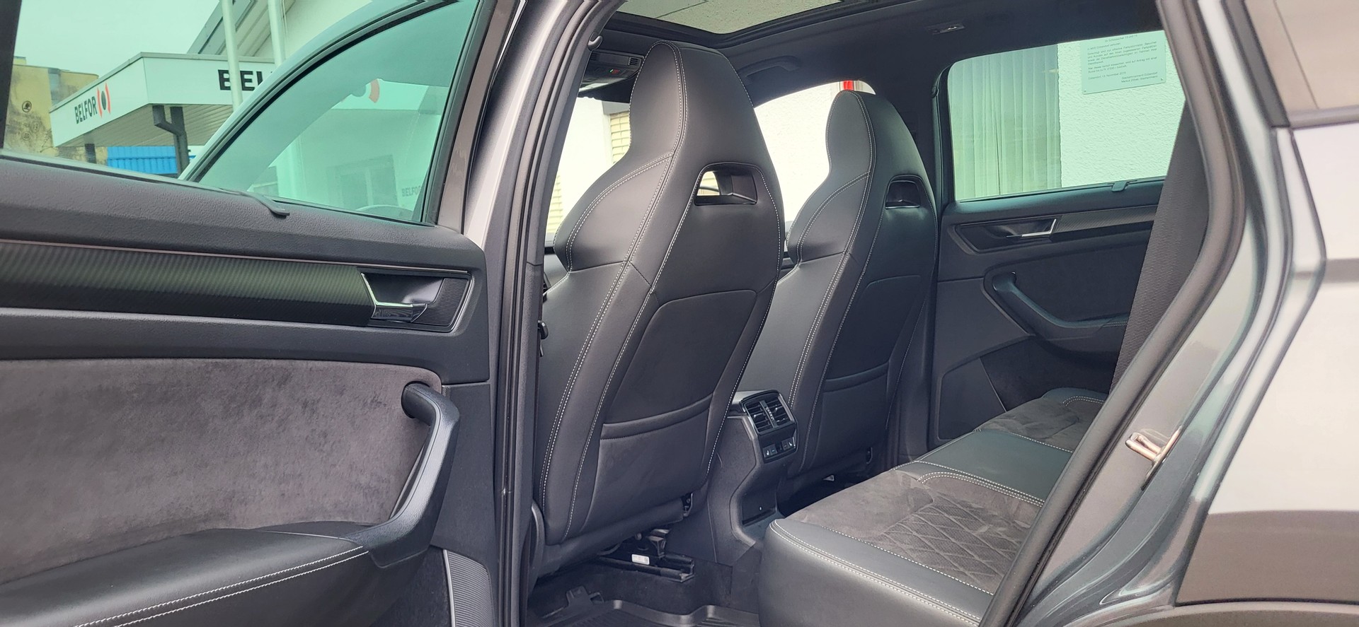 SKODA Kodiaq 2.0 TDI CR SportLine 4x4 DSG-image-10