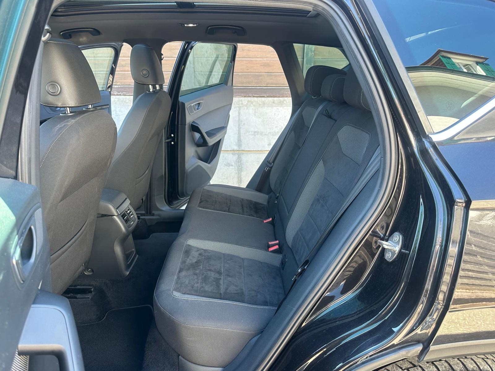 SEAT Ateca 2.0 TDI CR Xcellence 4Drive-image-10