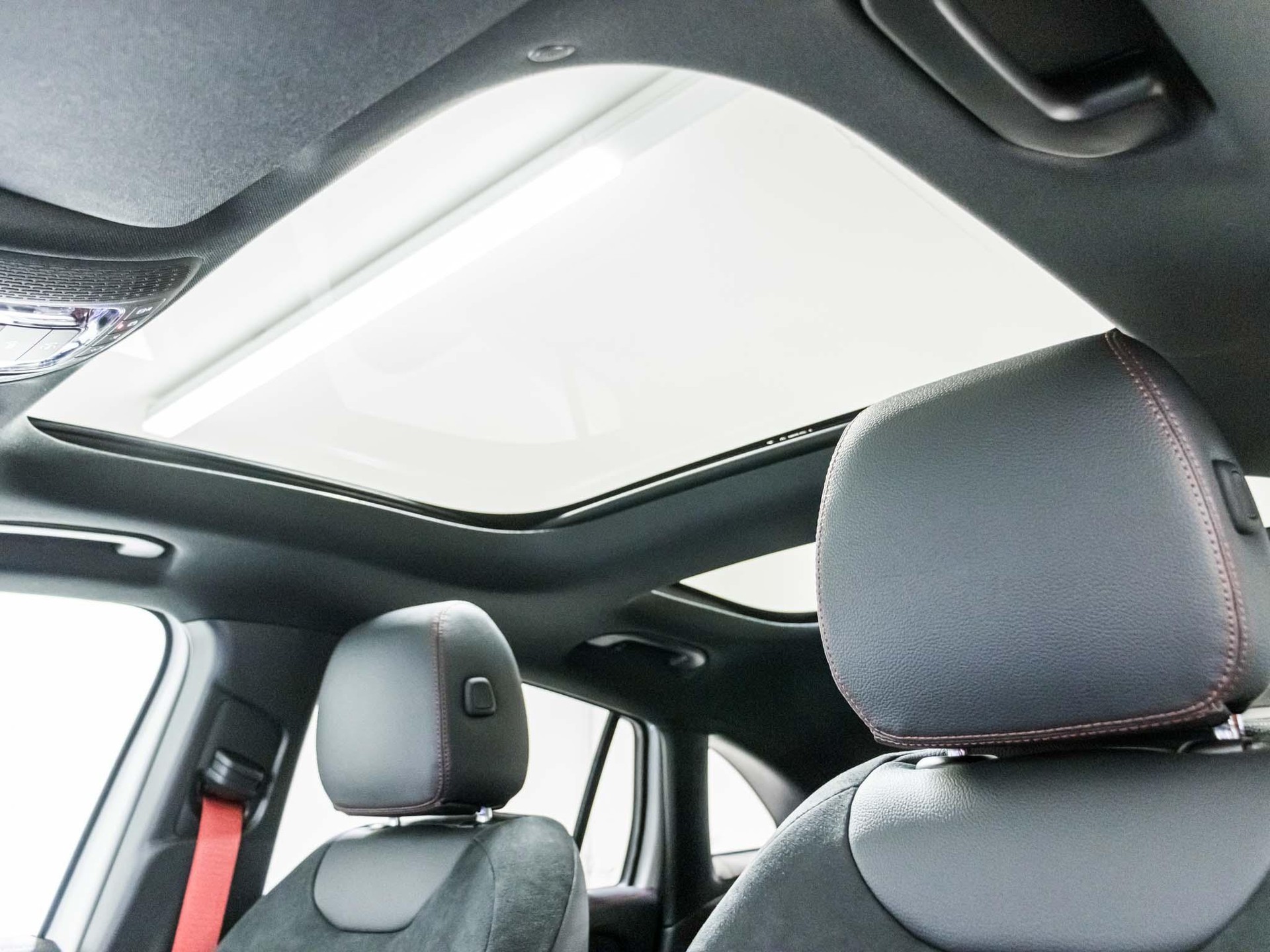 MERCEDES-BENZ GLA 35 AMG 4MATIC-image-8
