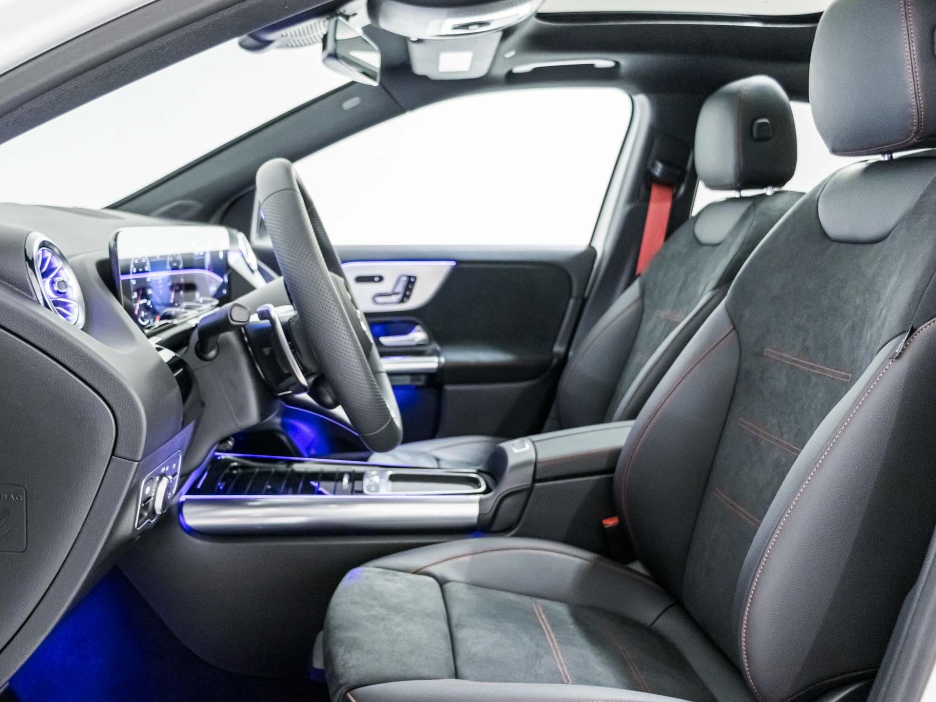MERCEDES-BENZ GLA 35 AMG 4MATIC-image-6