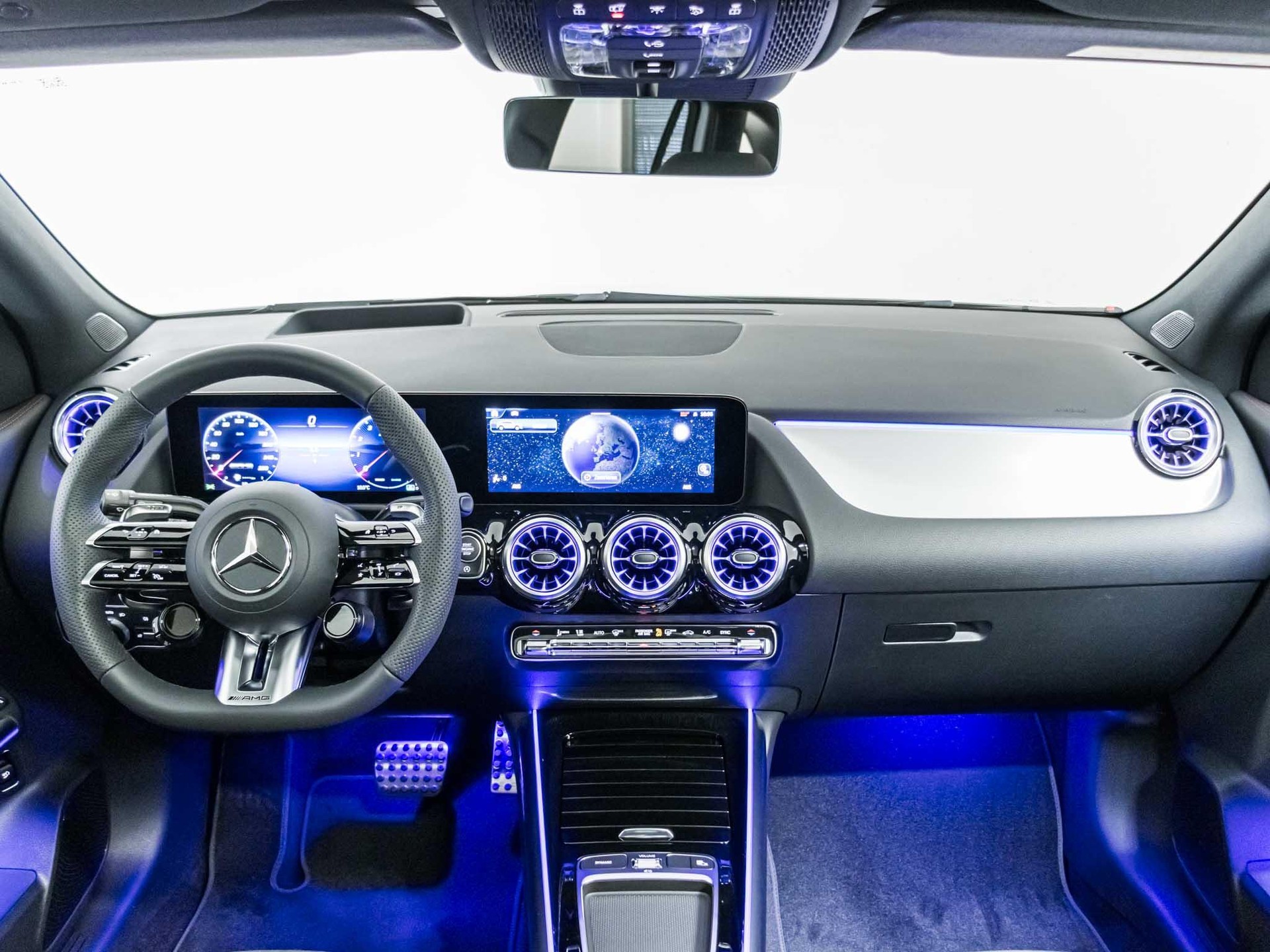 MERCEDES-BENZ GLA 35 AMG 4MATIC-image-11