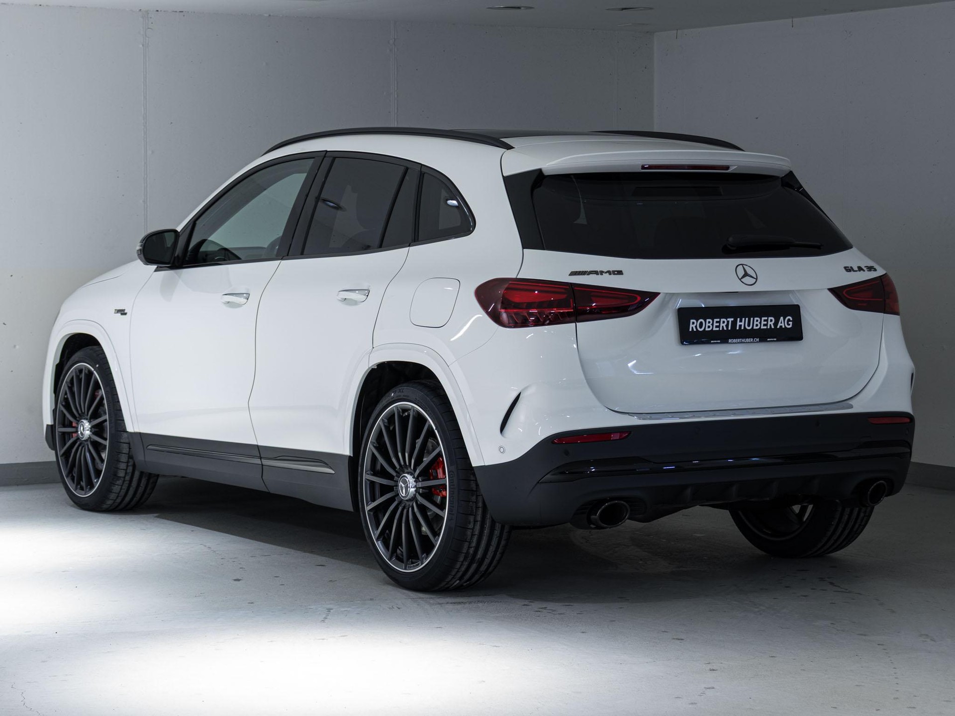 MERCEDES-BENZ GLA 35 AMG 4MATIC-image-3