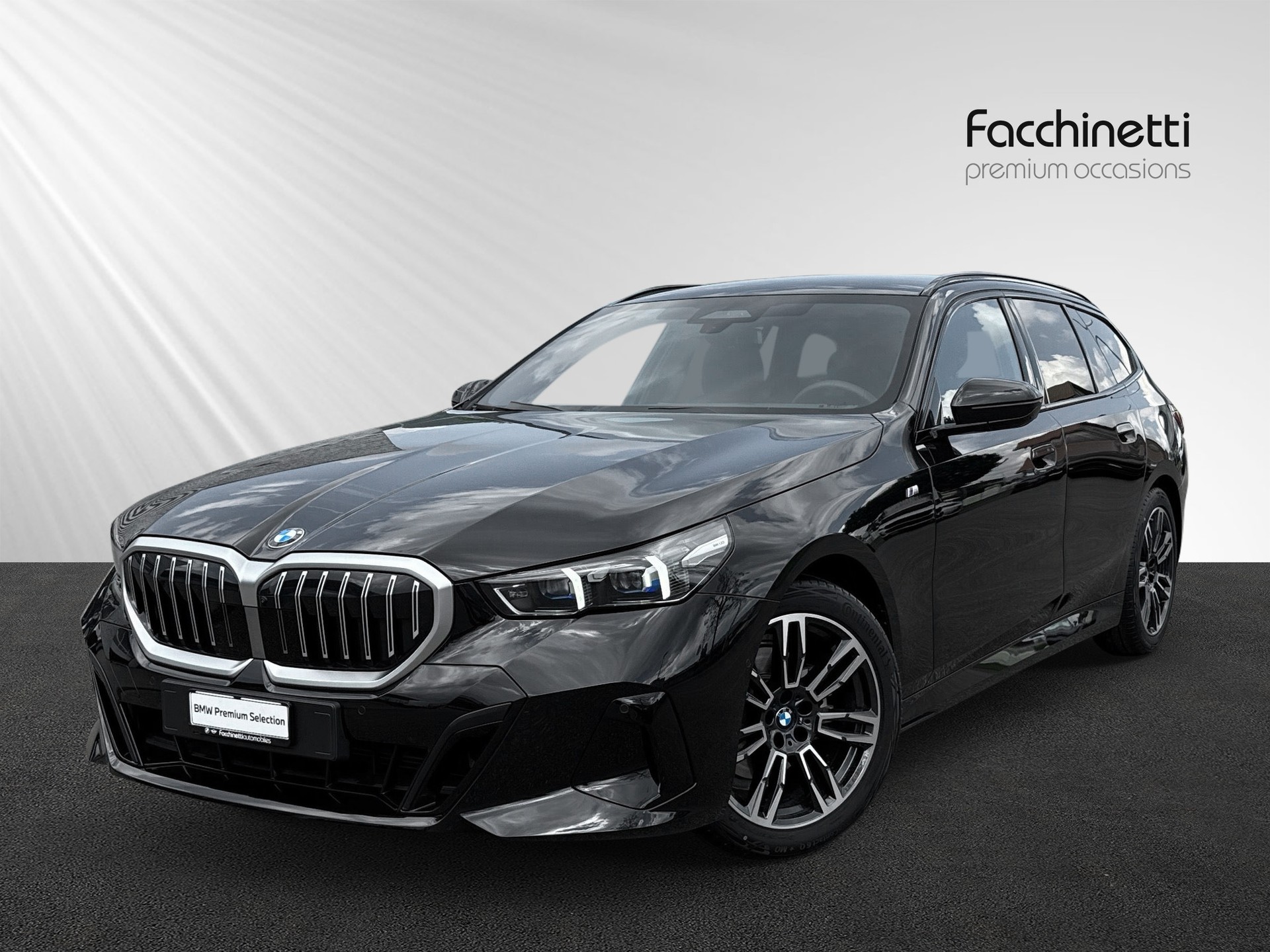 BMW 520d xDrive 48V Touring M Sport Steptronic-image-0