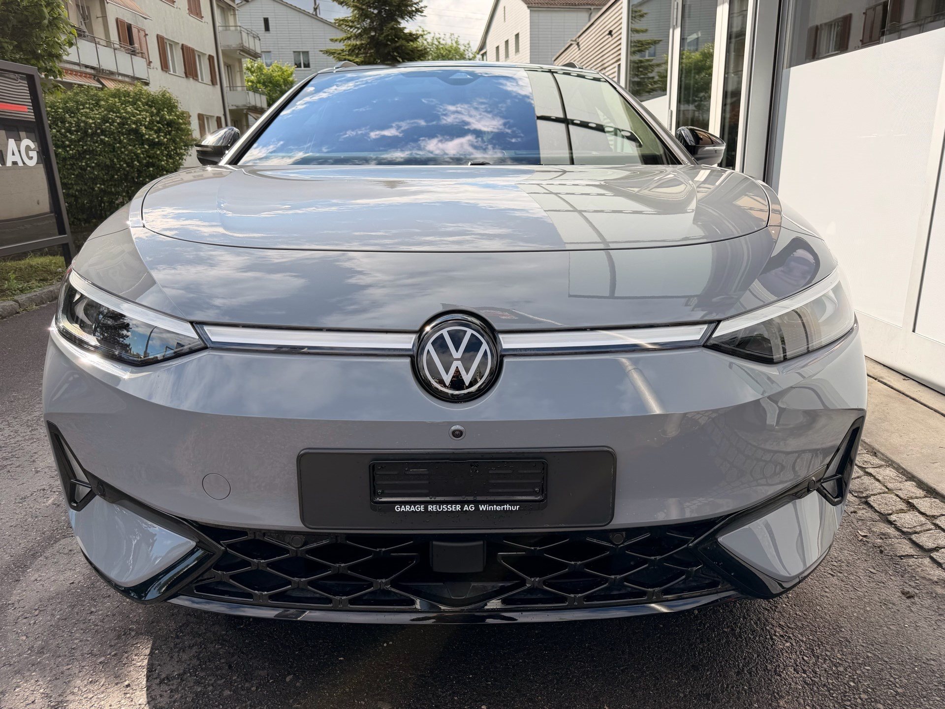 VW ID.7 TOURER GTX 340 PS 4MOTION *** NEUWAGEN MIT TOPAUSSTATTUNG ***-showroom-element-1