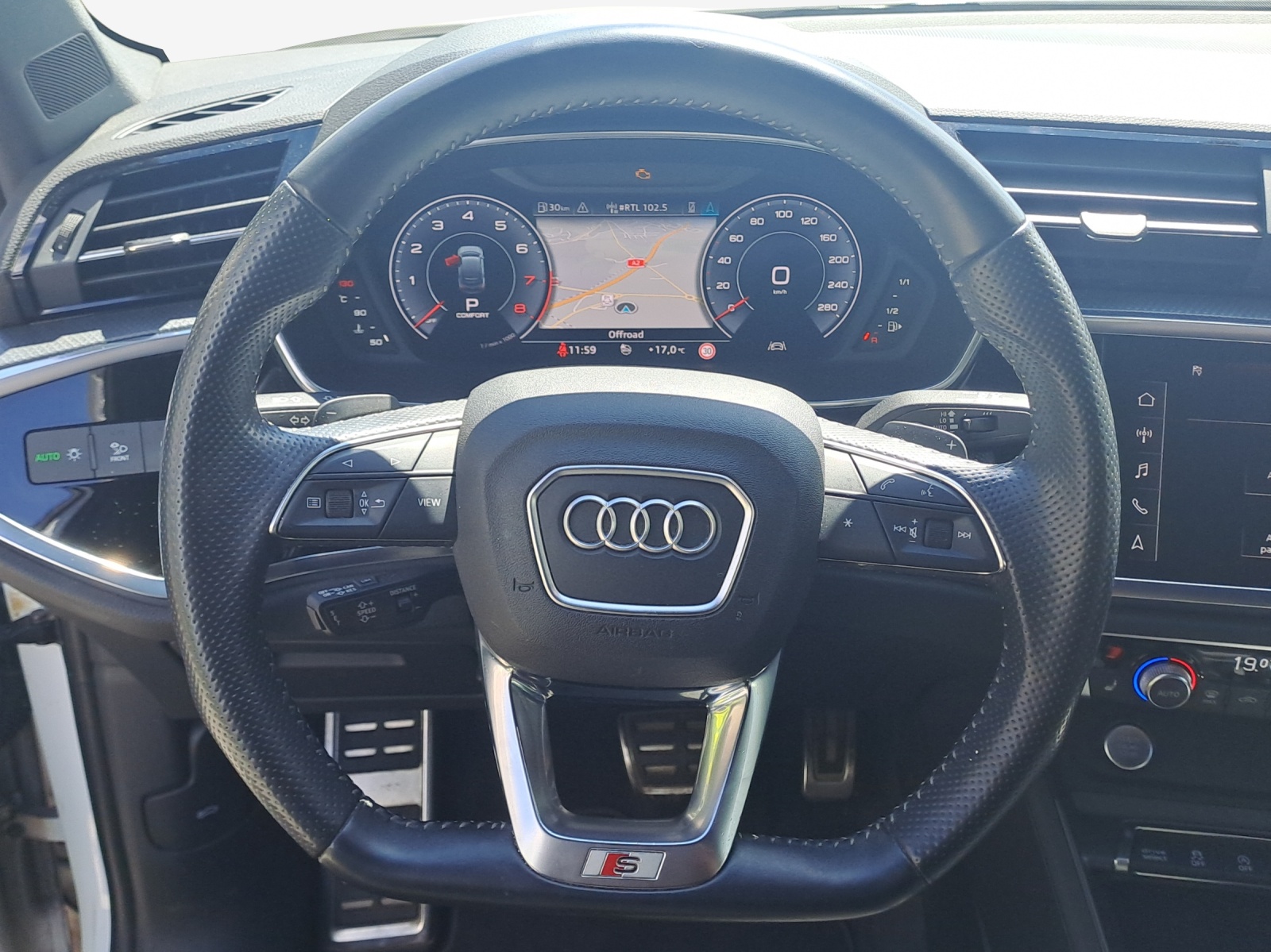 AUDI Q3 Sportback 45 TFSI S line quattro S-tronic-image-9