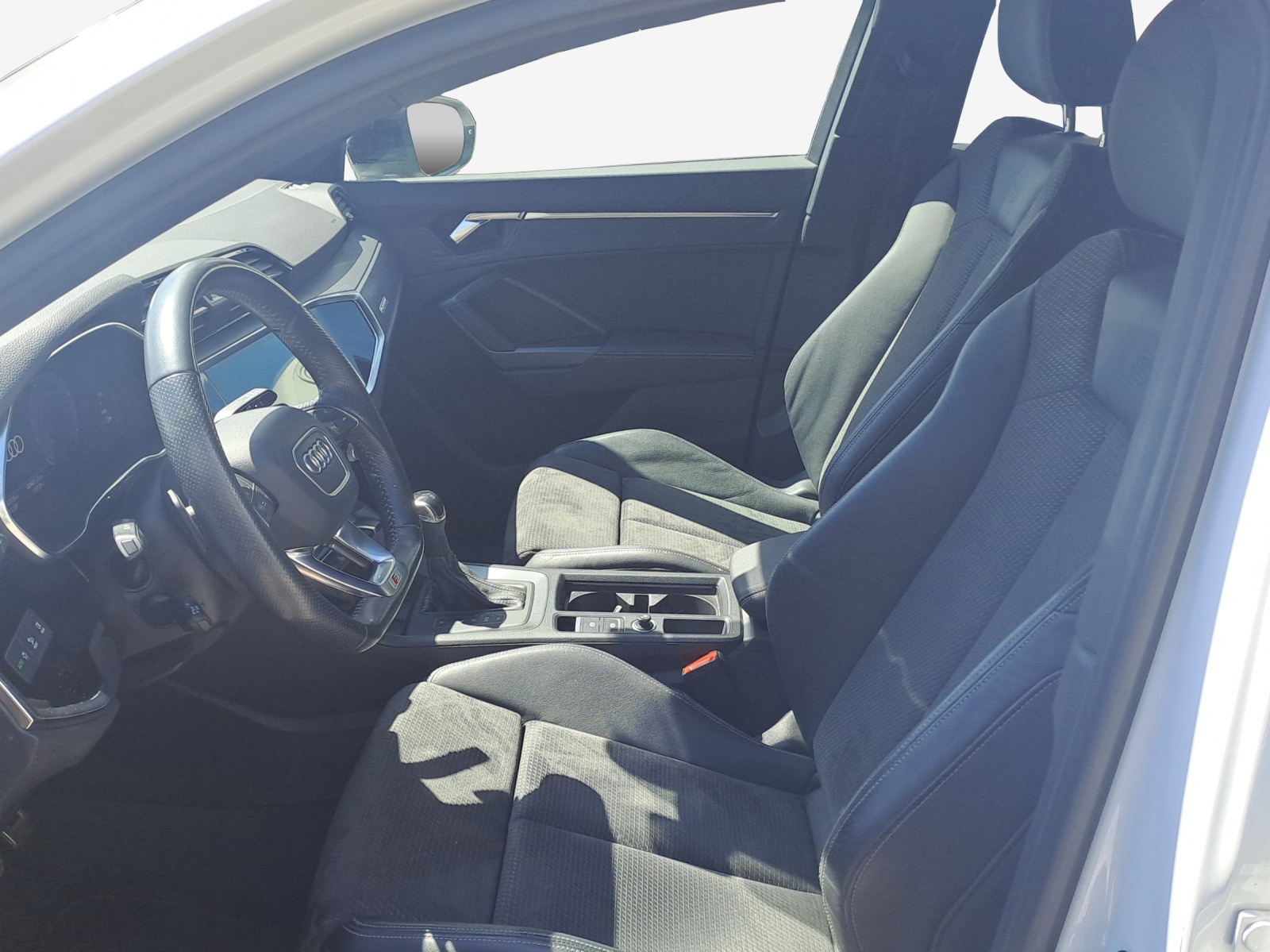 AUDI Q3 Sportback 45 TFSI S line quattro S-tronic-image-7
