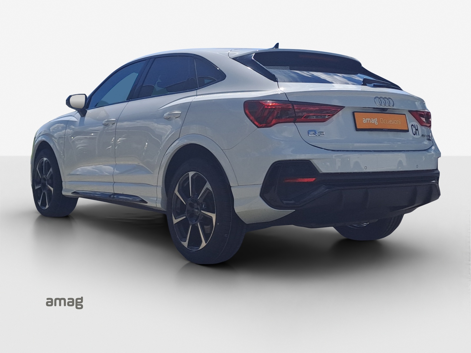 AUDI Q3 Sportback 45 TFSI S line quattro S-tronic-image-2