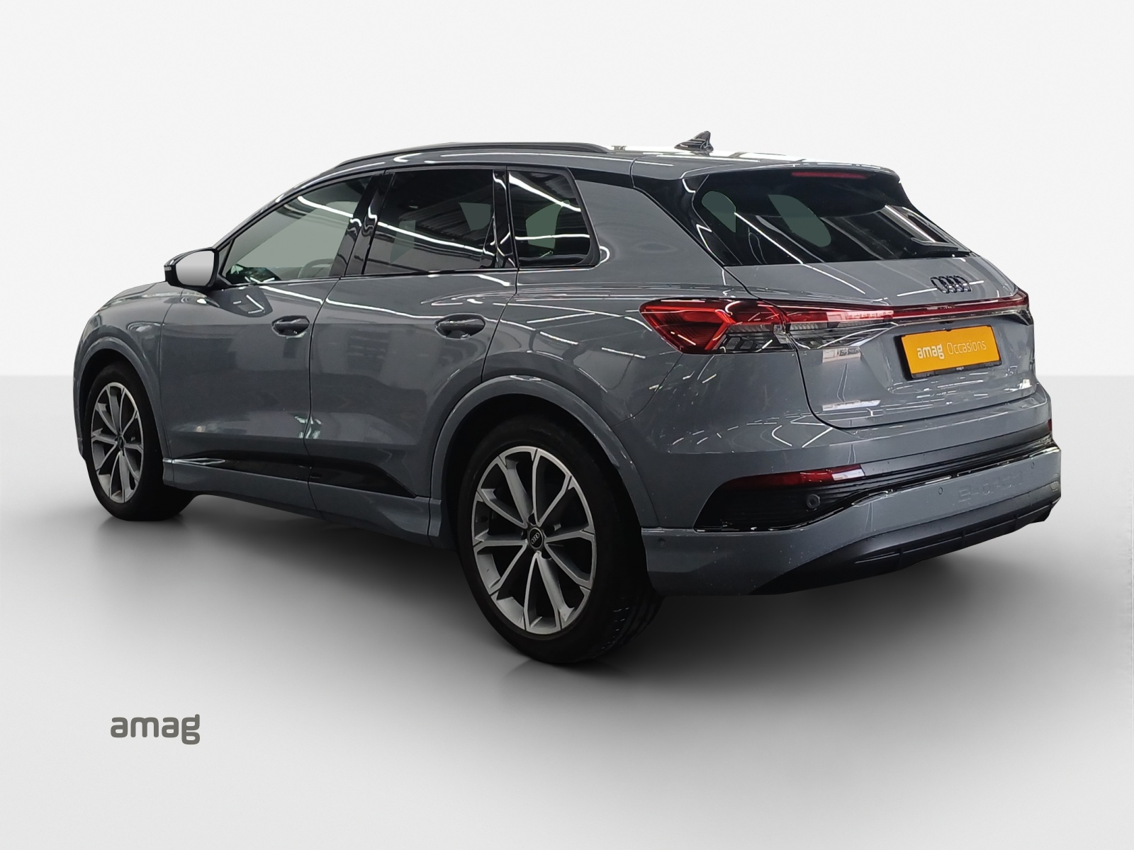 AUDI Q4 e-tron 50 quattro-image-3
