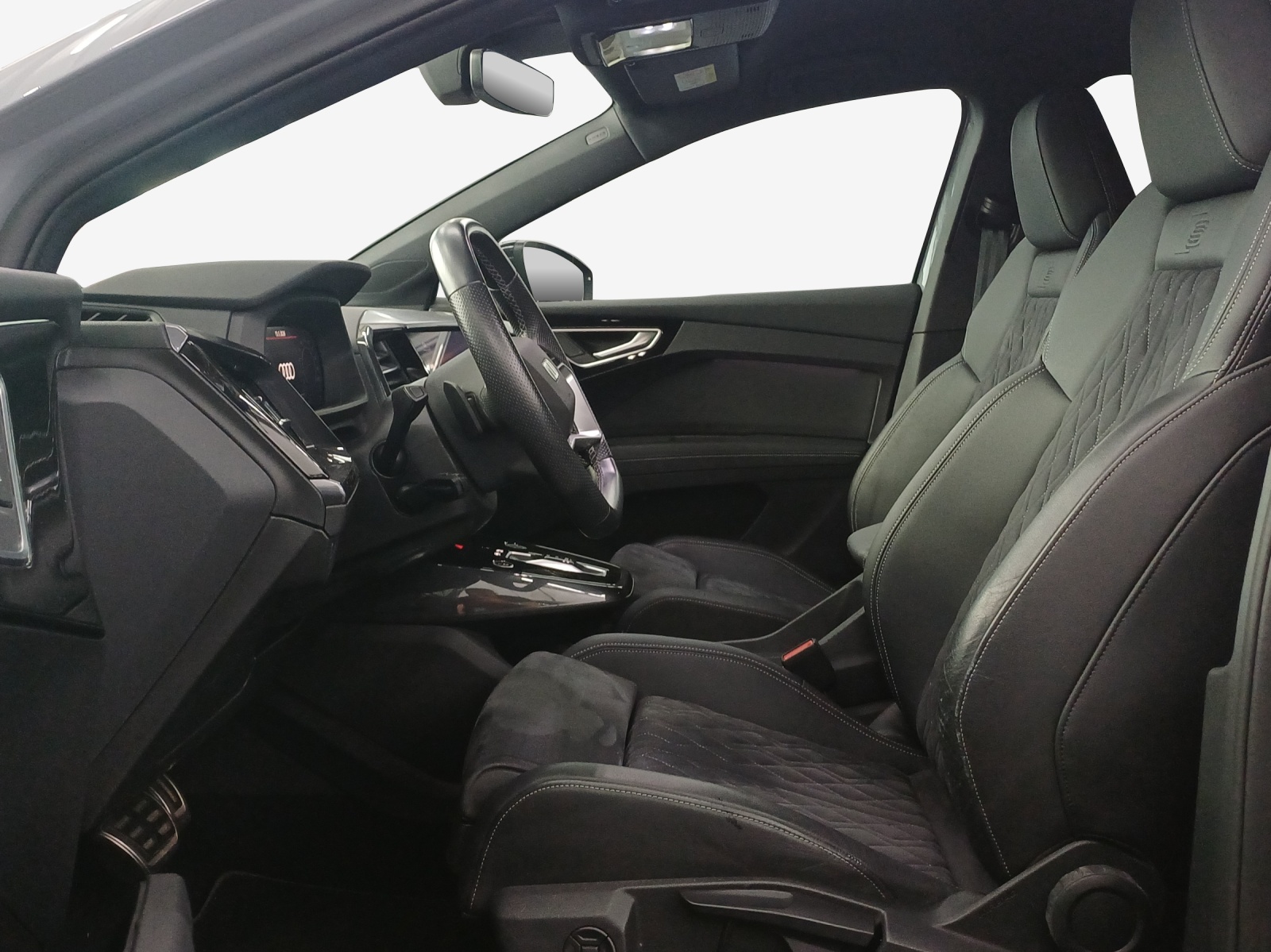 AUDI Q4 e-tron 50 quattro-image-8