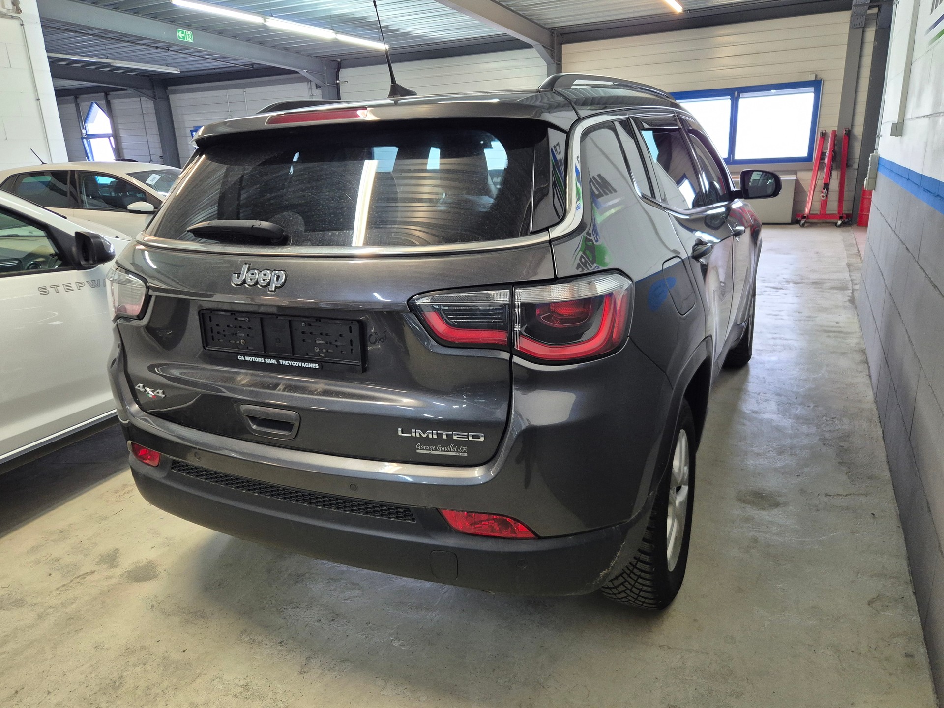 JEEP Compass 2.0CRD Opening Edition AWD 9ATX-image-3