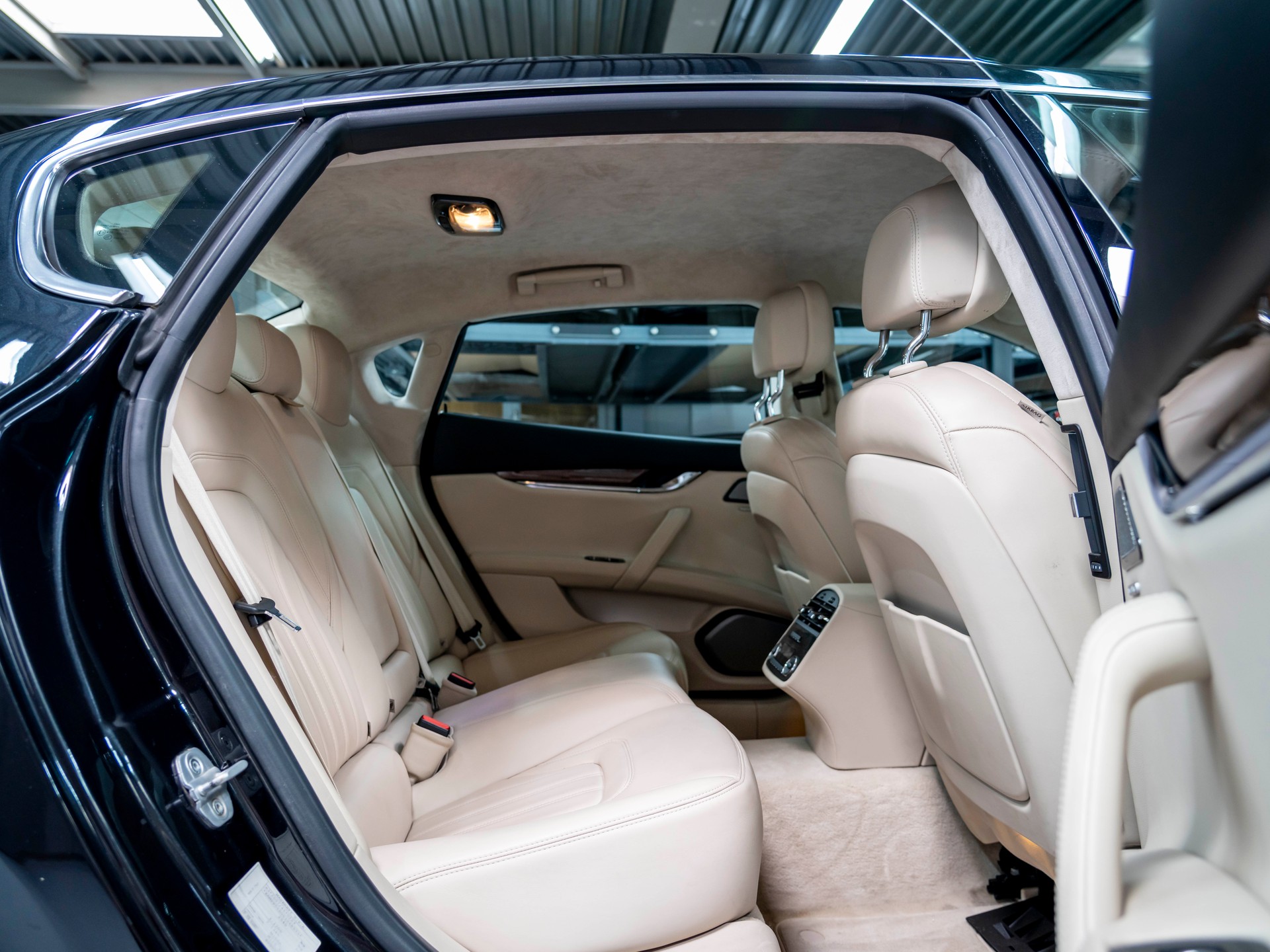 MASERATI Quattroporte 3.8 V8 DI Biturbo GTS Automatica-image-12