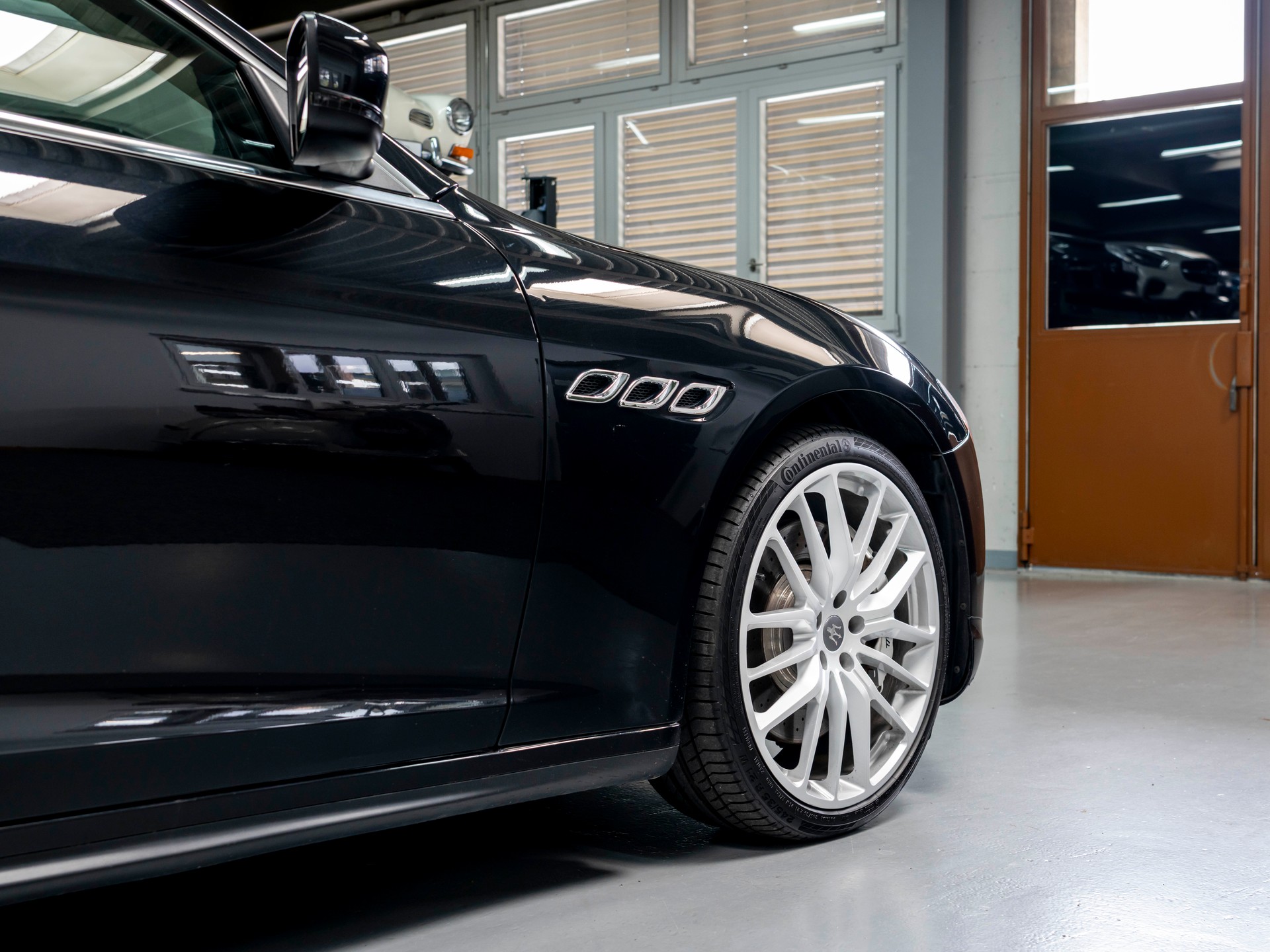 MASERATI Quattroporte 3.8 V8 DI Biturbo GTS Automatica-image-26