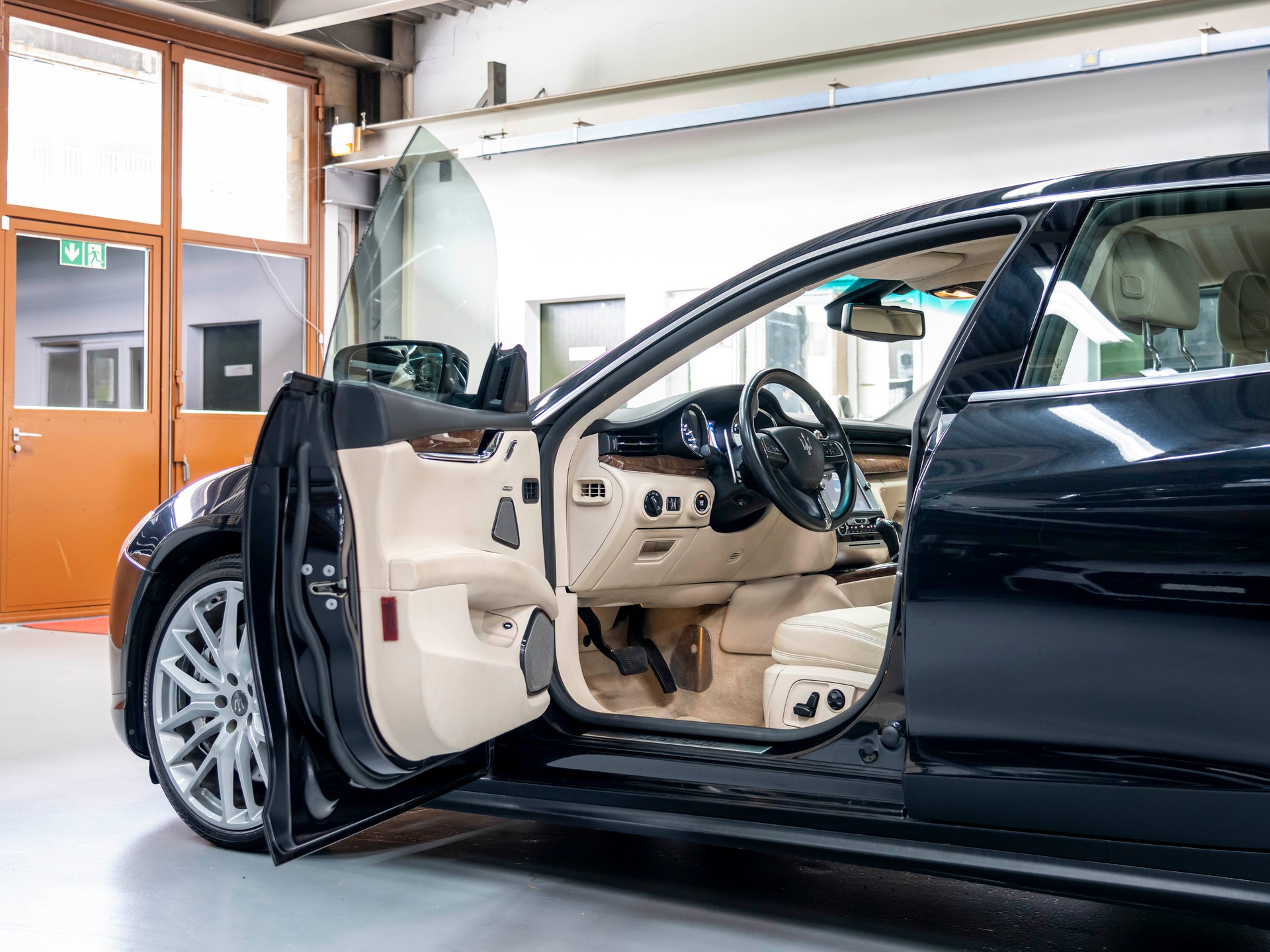 MASERATI Quattroporte 3.8 V8 DI Biturbo GTS Automatica-image-15