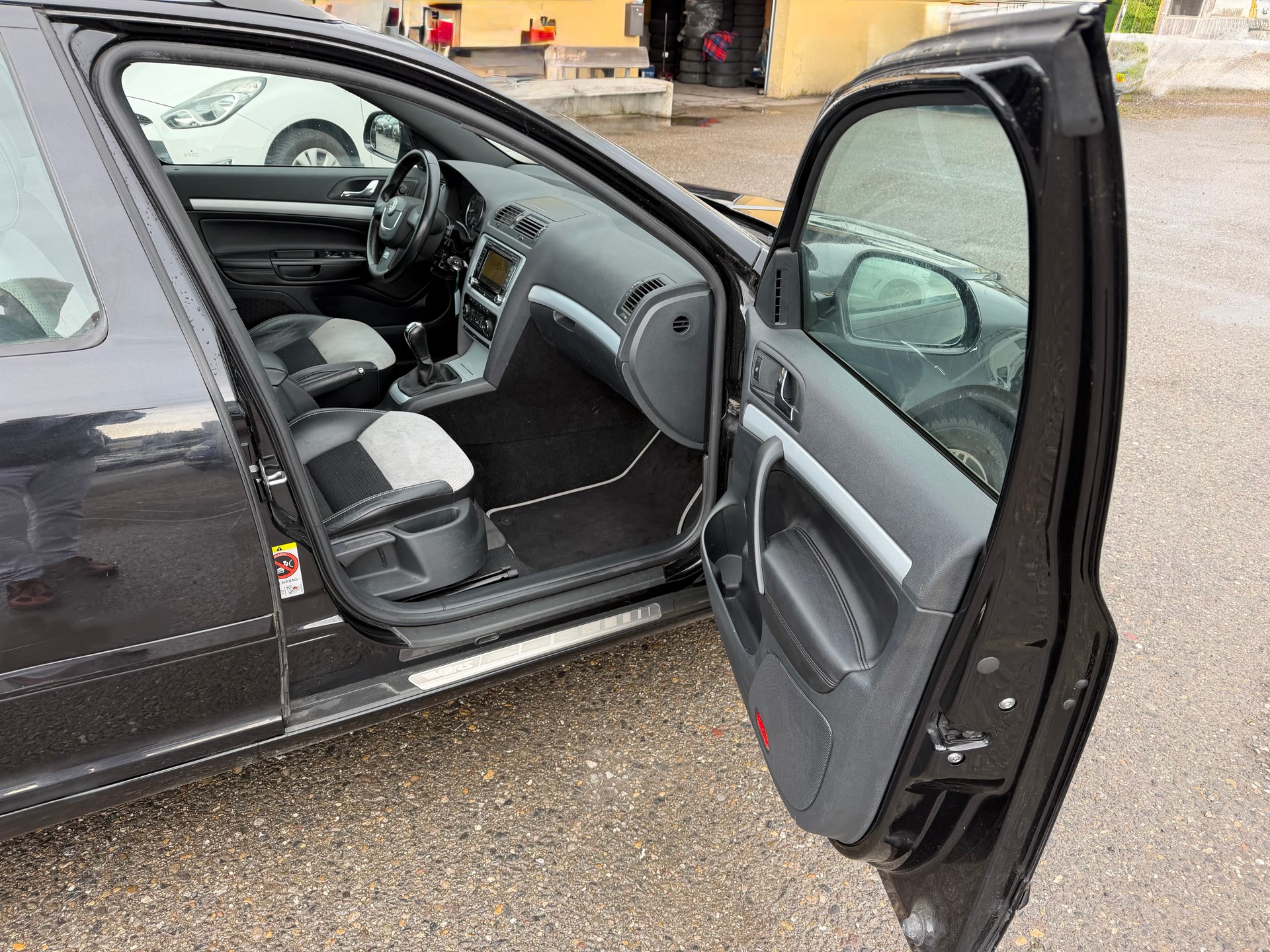 SKODA Octavia 2.0 TFSI RS-image-16