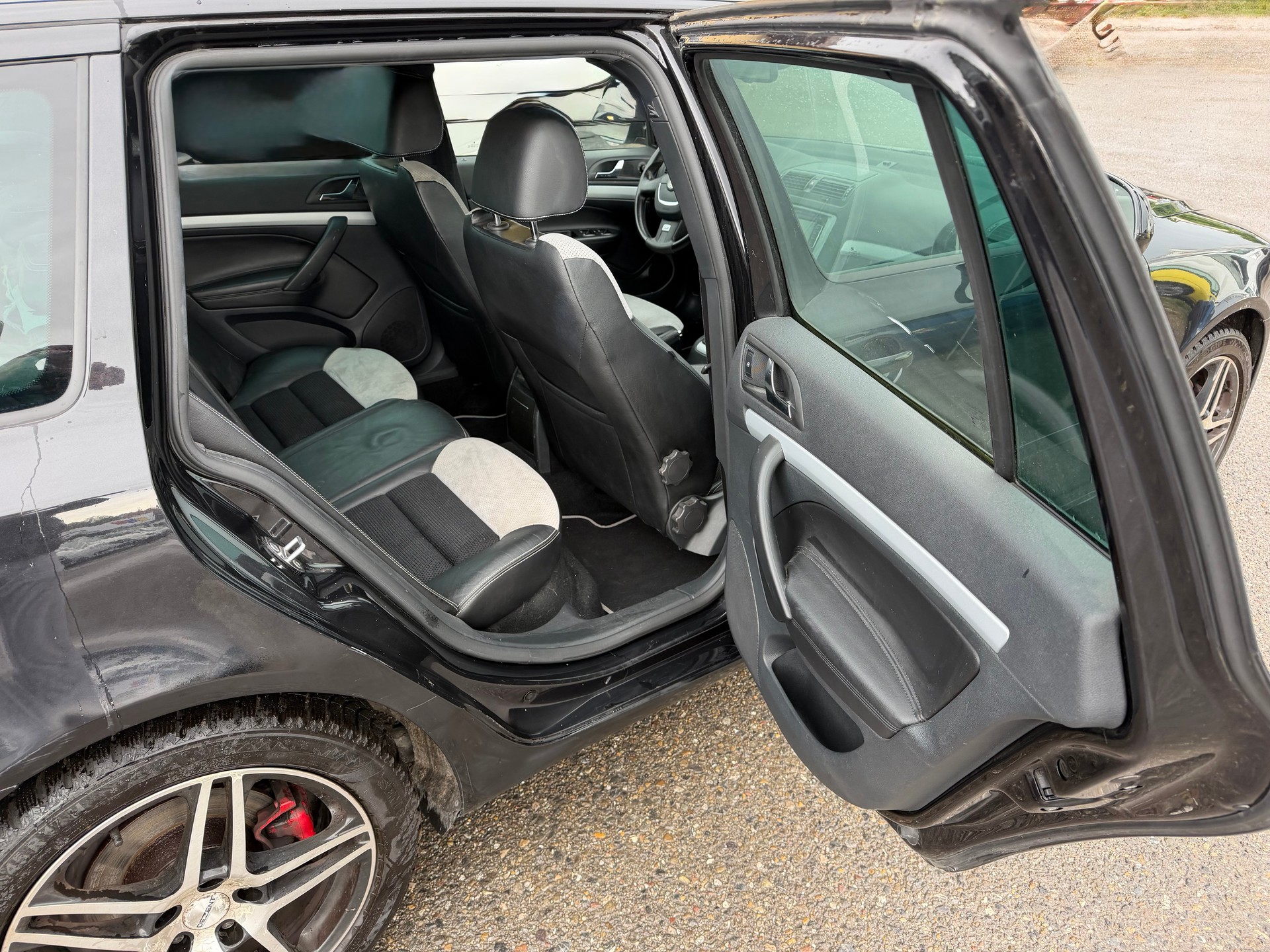 SKODA Octavia 2.0 TFSI RS-image-14