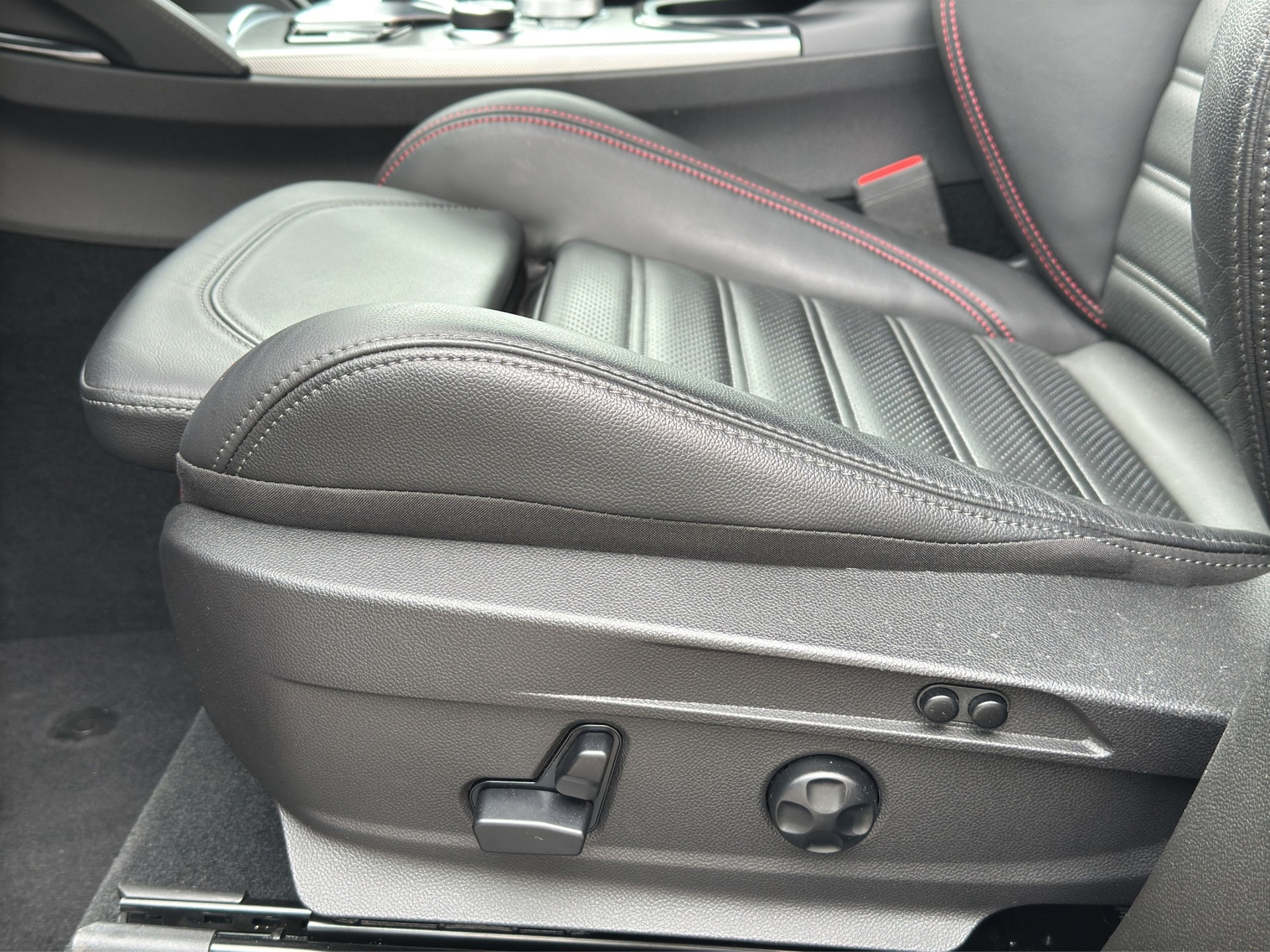 ALFA ROMEO Stelvio 2.0 Competizione Q4 AT8-image-9