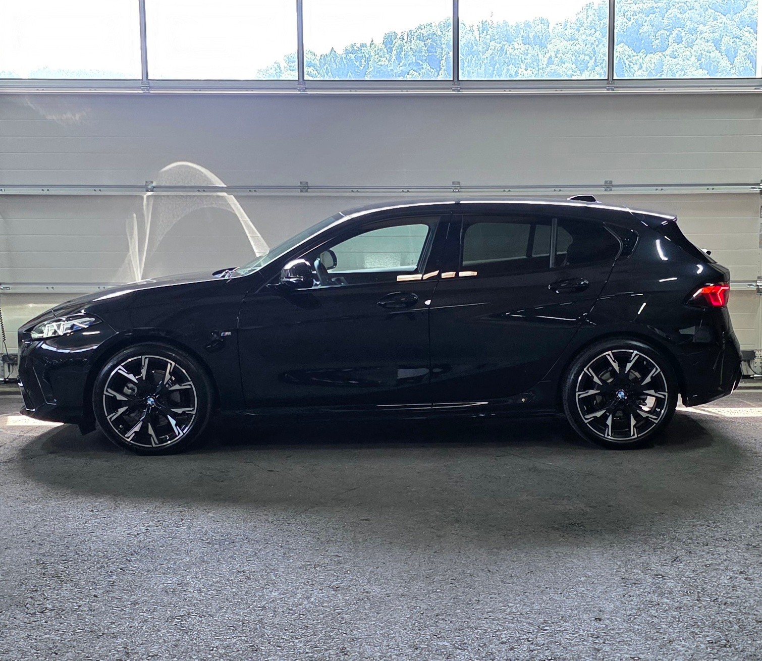 BMW 120d M Sport Steptronic *Harman/Kardon*Abstandsregler*360°Kamera*CarPlay/AndroidAuto*HeadUpDisplay*Ambientebeleuchtung*-showroom-element-1