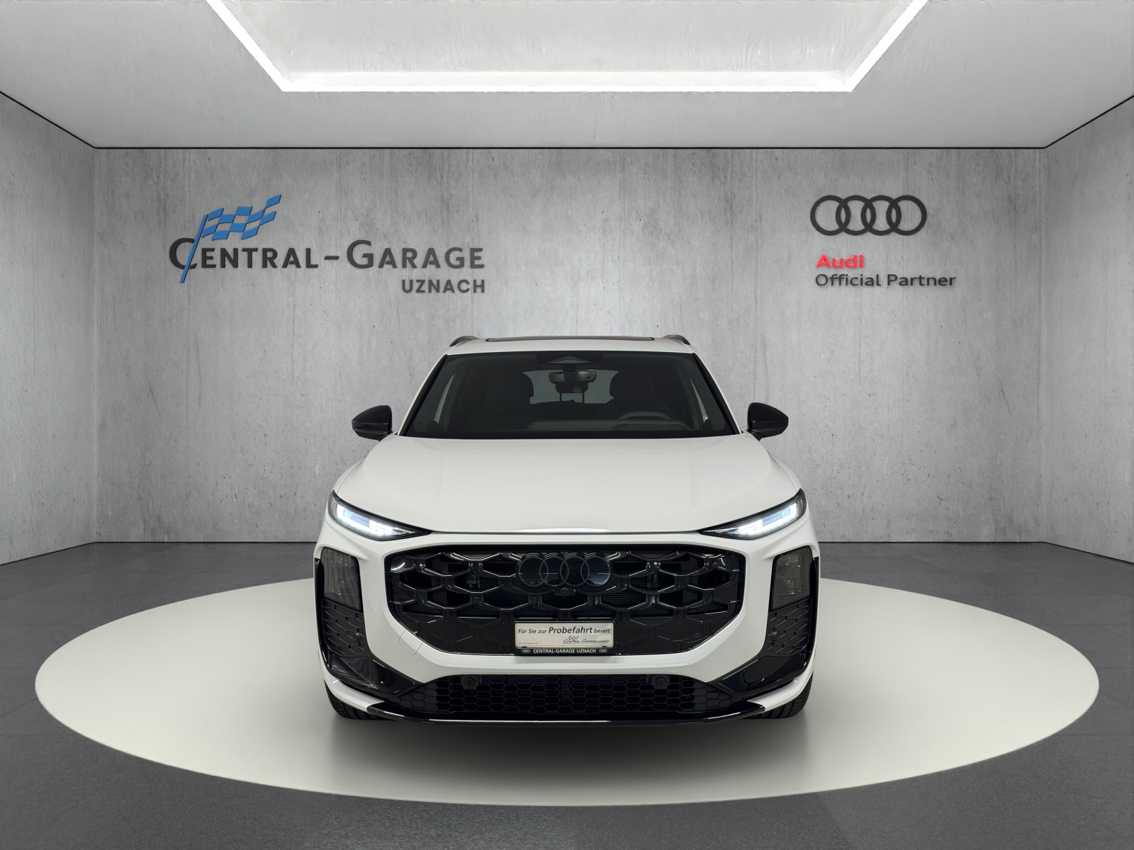 AUDI Q3 SUV e-hybrid 200 kW S tronig-image-1