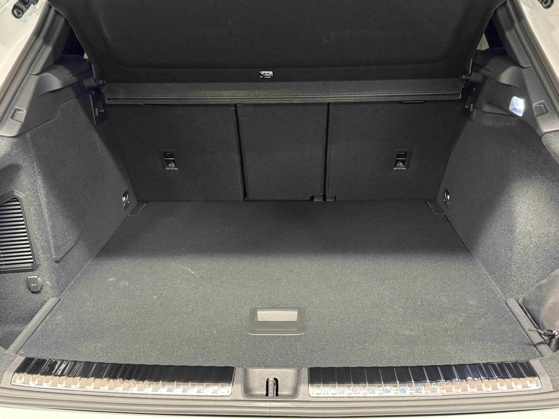 AUDI Q3 SUV e-hybrid 200 kW S tronig-image-16