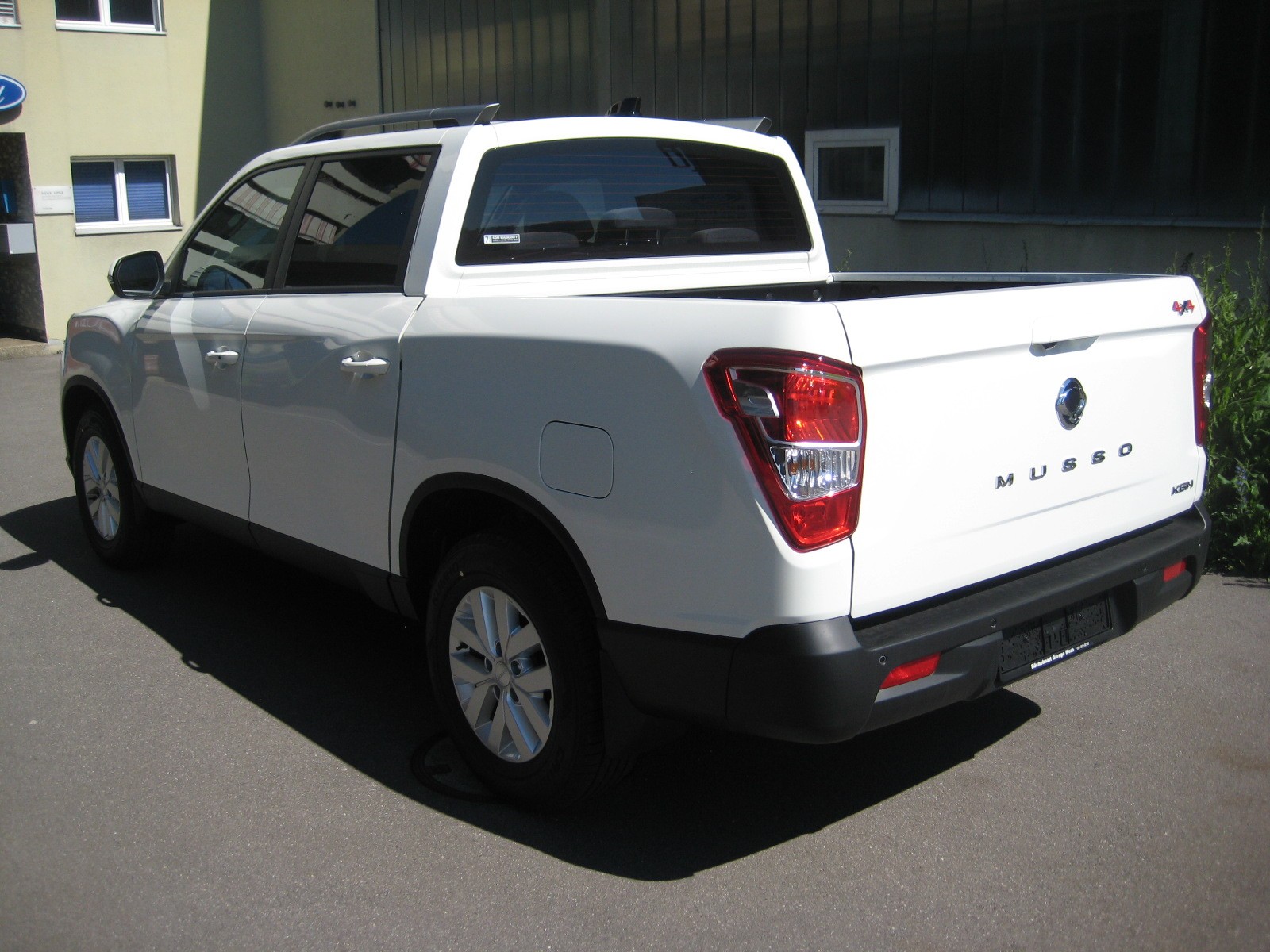 KGM-SsangYong Musso 2.2 Platinum 4WD A-image-2