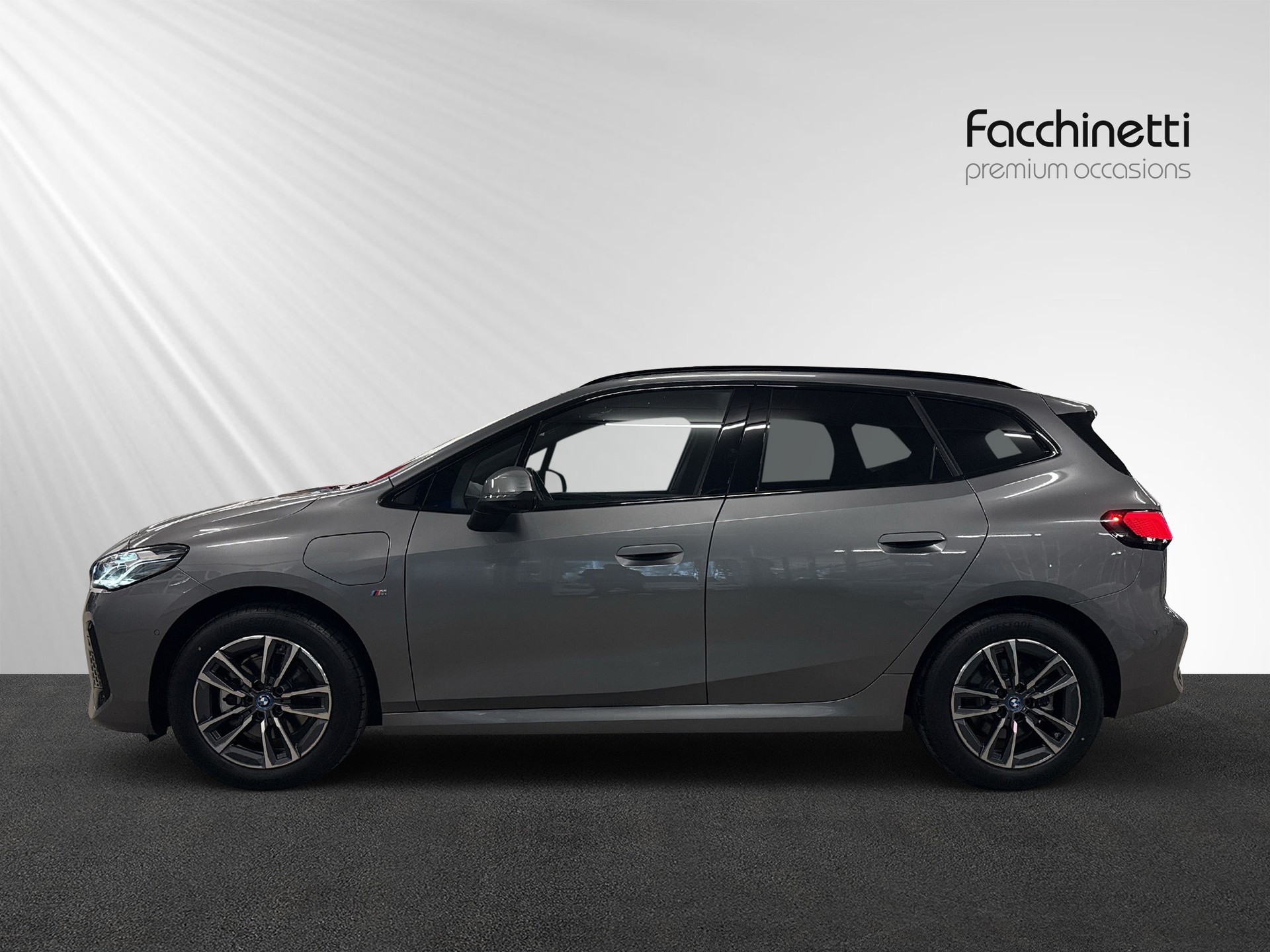 BMW 225e xDrive Active Tourer M Sport-showroom-element-1