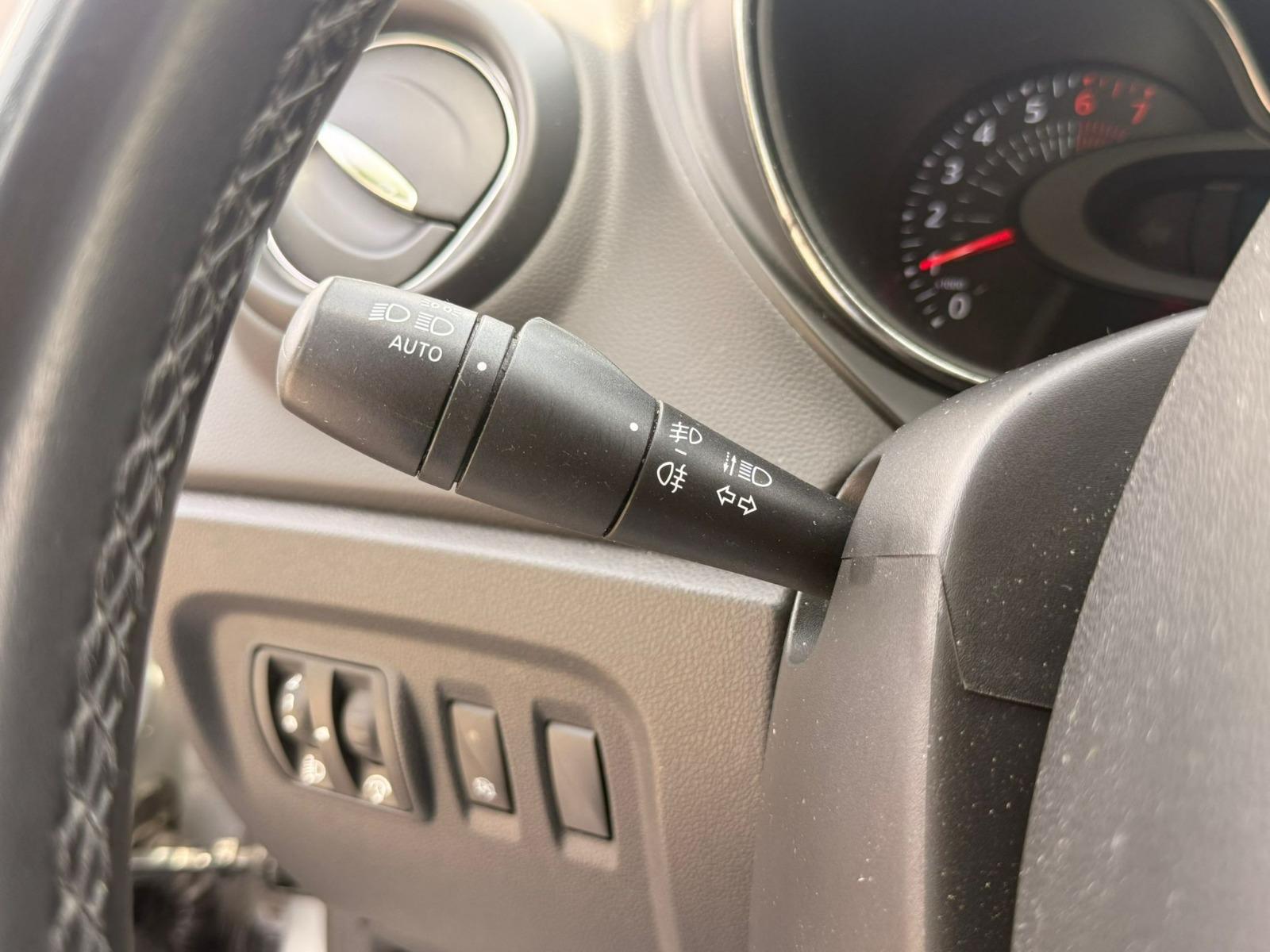RENAULT Captur 1.2 T 16V Intens EDC-image-15