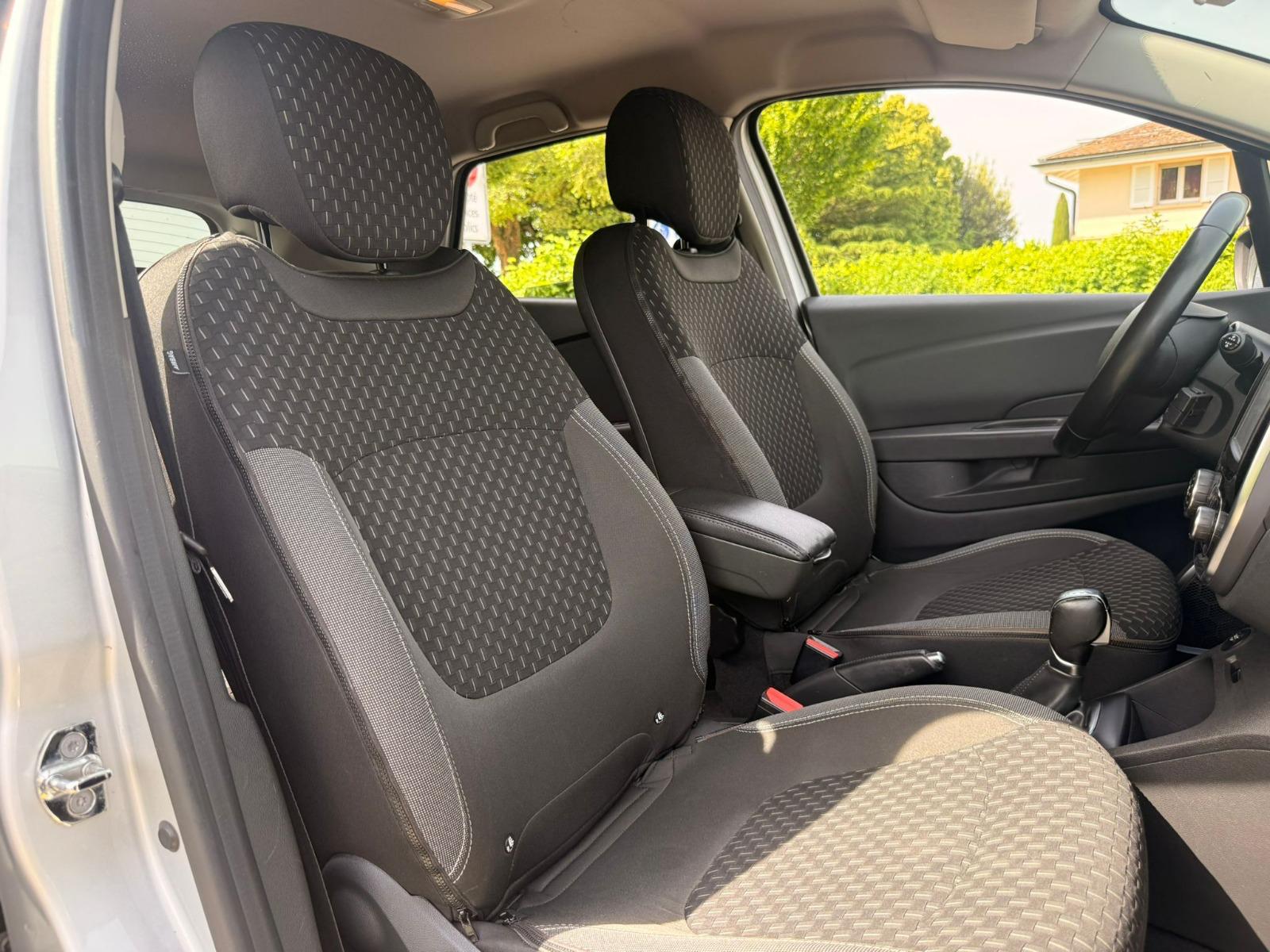 RENAULT Captur 1.2 T 16V Intens EDC-image-19