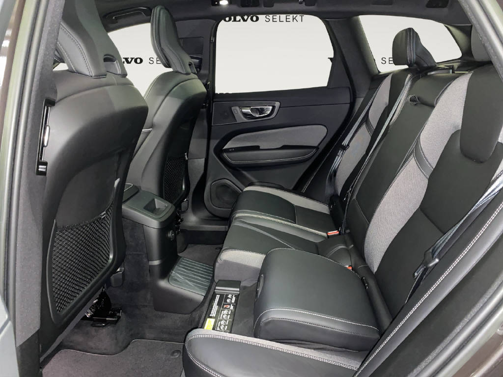 VOLVO XC60 2.0 T8 TE R-Design eAWD-image-12