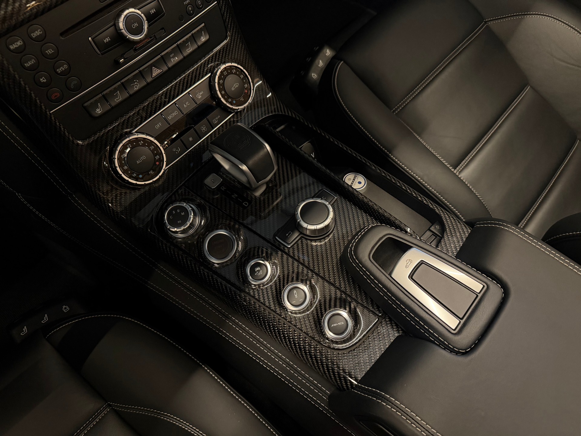 MERCEDES-BENZ SLS AMG Roadster-image-14