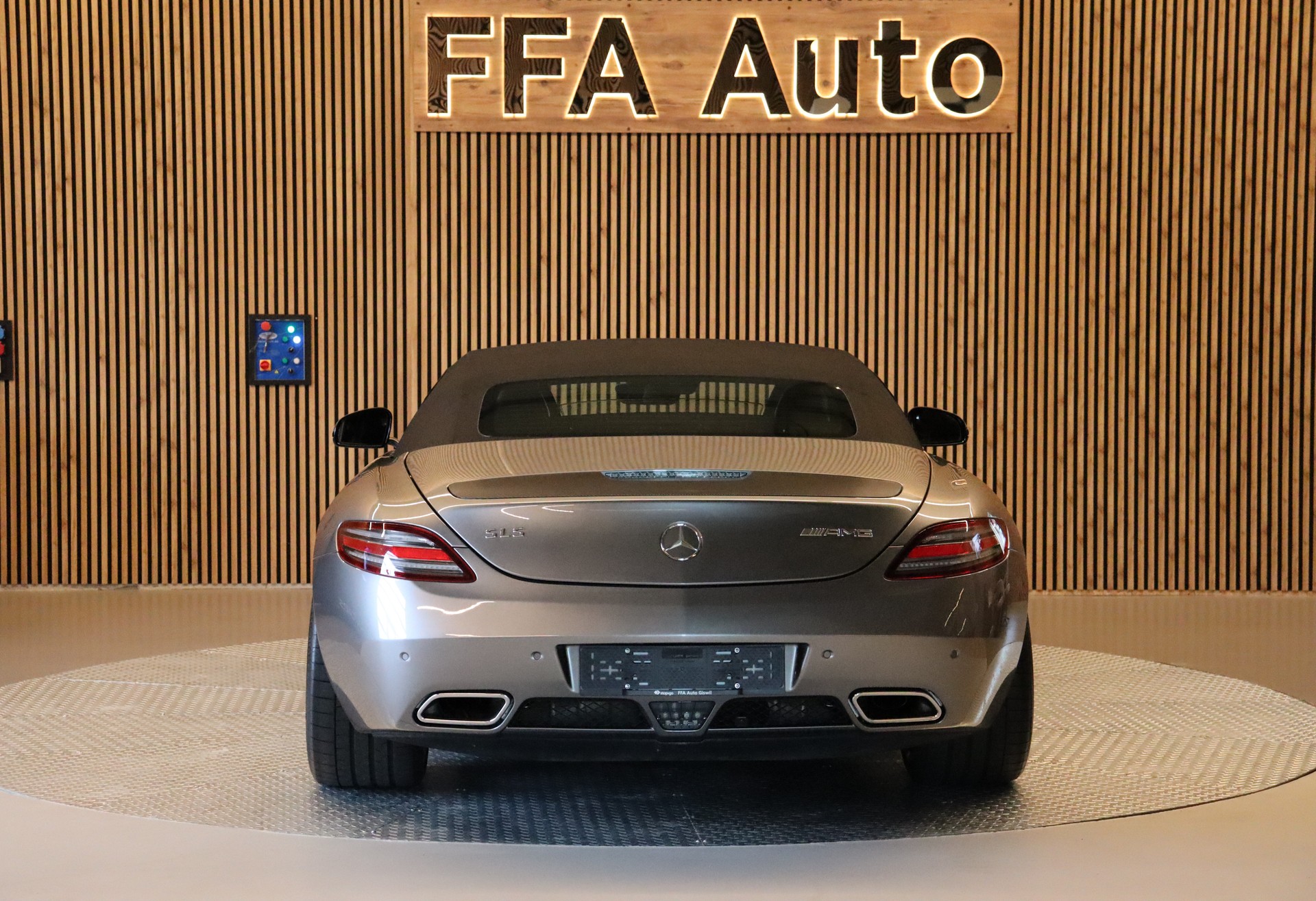 MERCEDES-BENZ SLS AMG Roadster-image-7