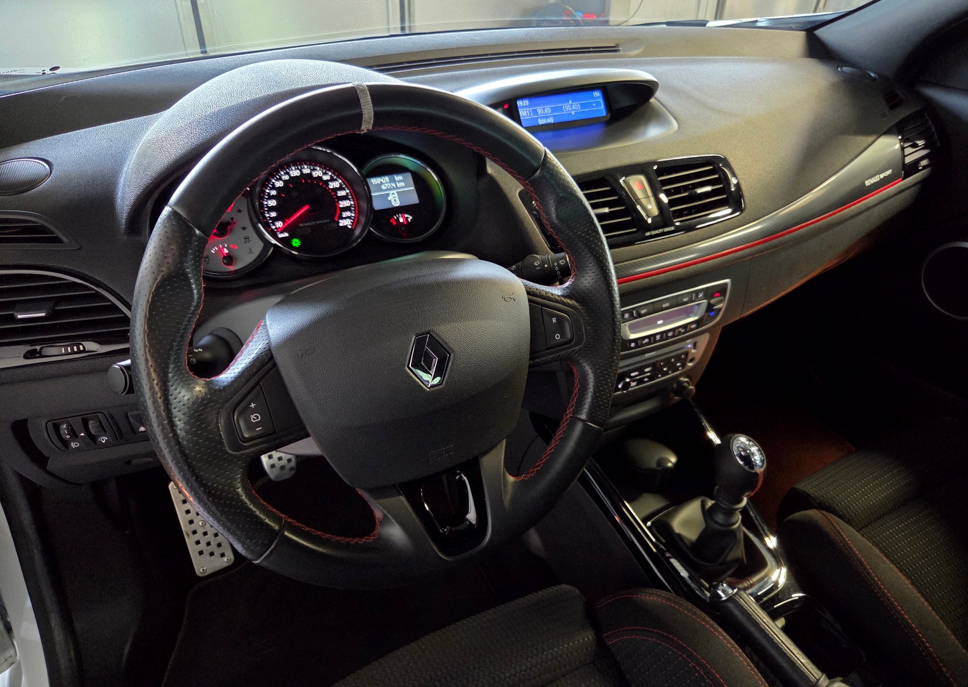 RENAULT Mégane Coupé 2.0 16V Turbo RS-image-9