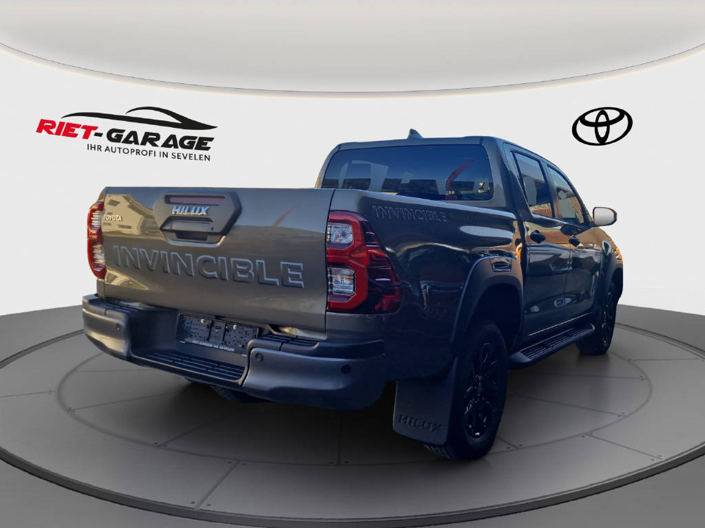 TOYOTA Hilux 2.8d MHEV Invincible Double Cab 4x4-image-3