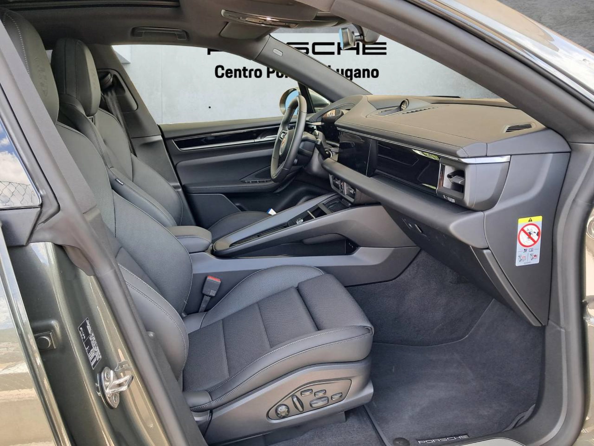 PORSCHE Macan 4S-image-13