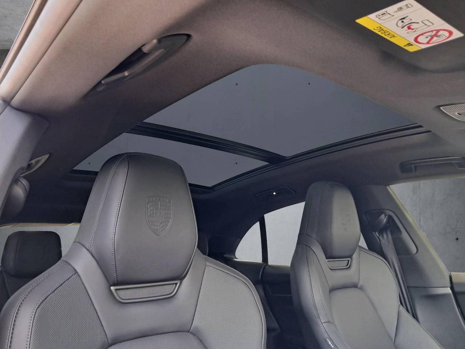 PORSCHE Macan 4S-image-18