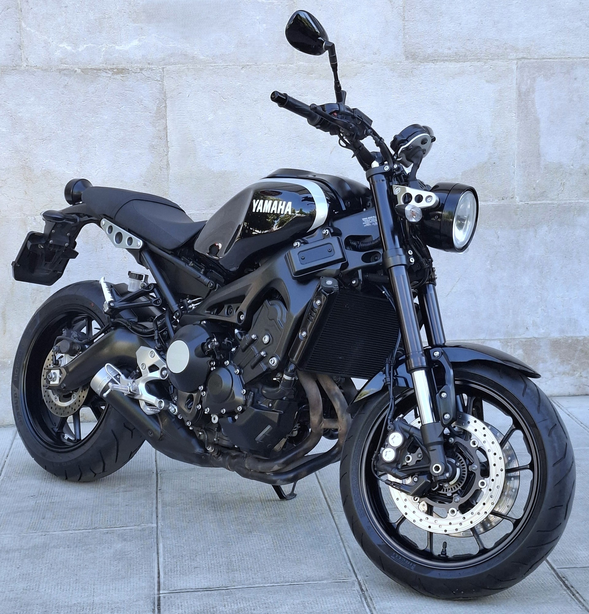 YAMAHA XSR 900-showroom-element-1