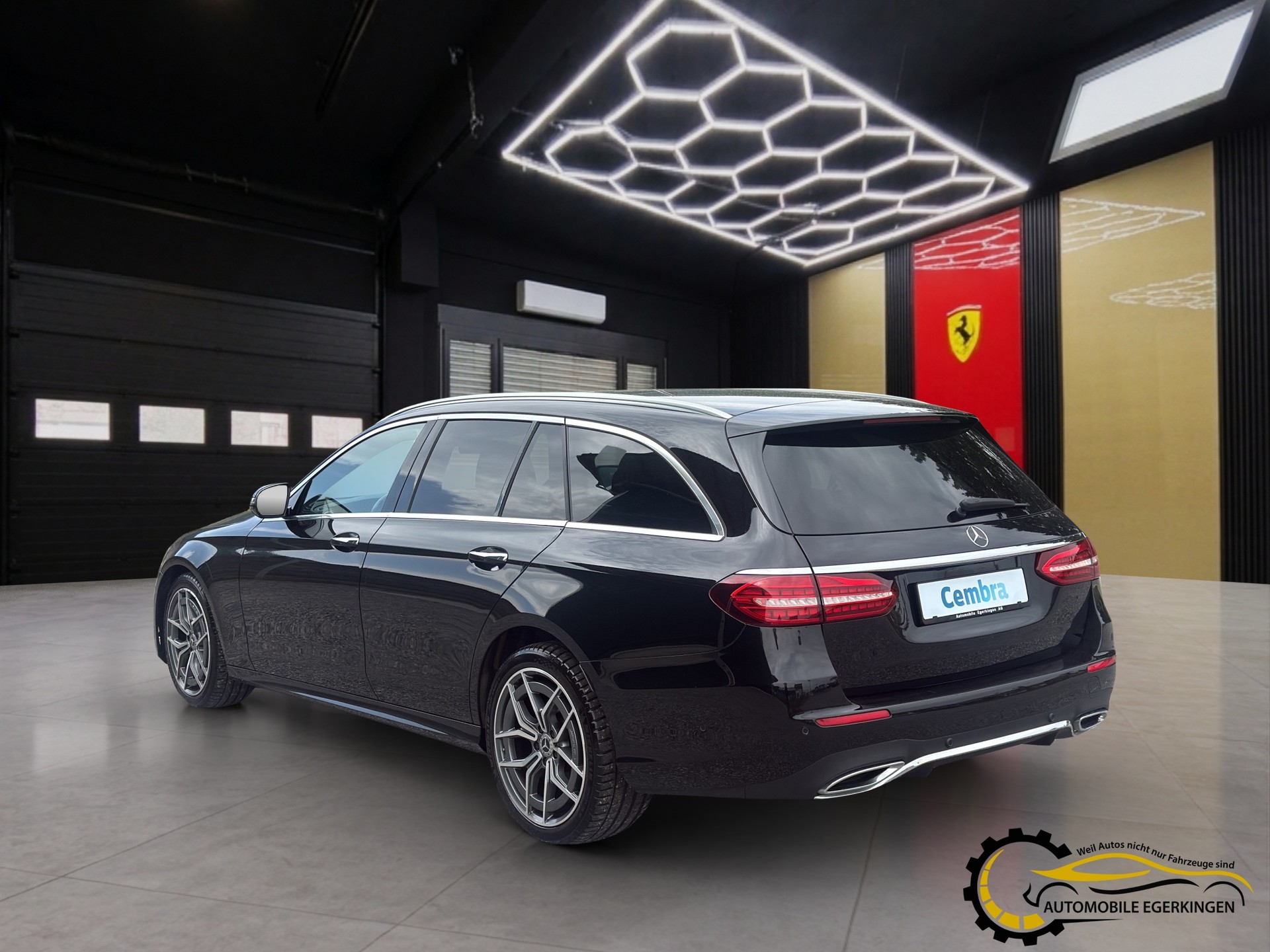 MERCEDES-BENZ E 220 d AMG Line 4matic Kombi-image-6