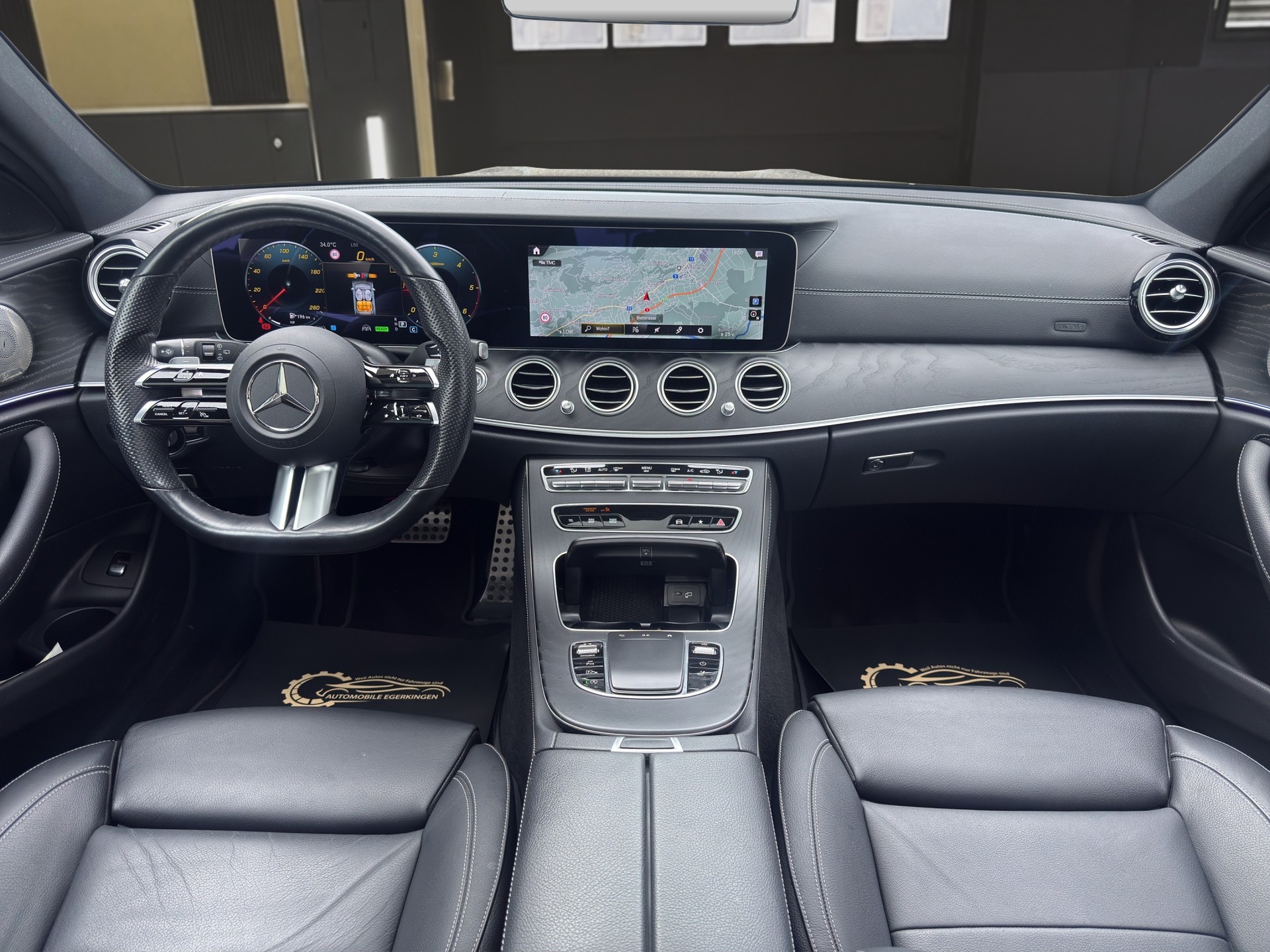 MERCEDES-BENZ E 220 d AMG Line 4matic Kombi-image-10